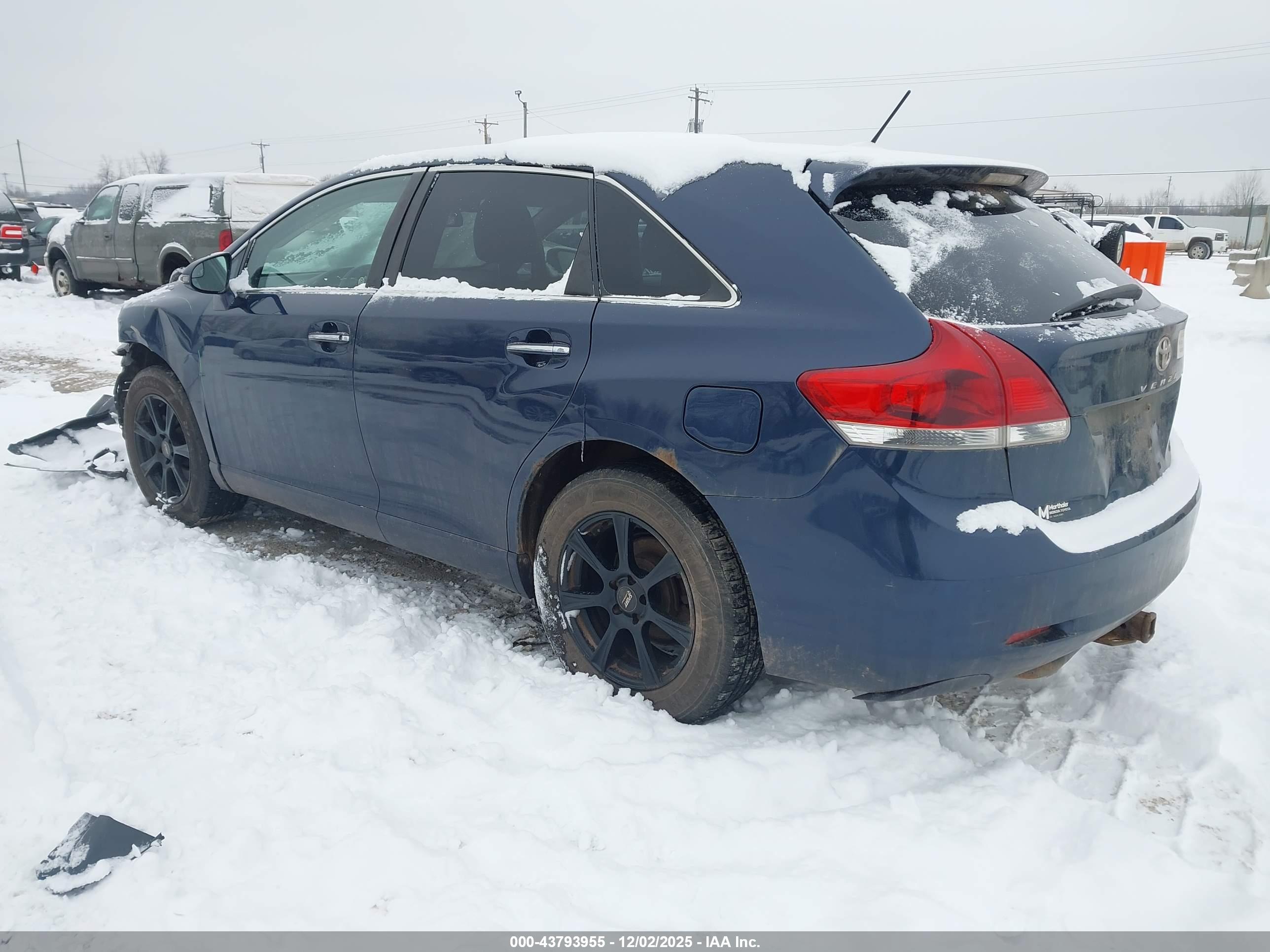 TOYOTA VENZA image 3