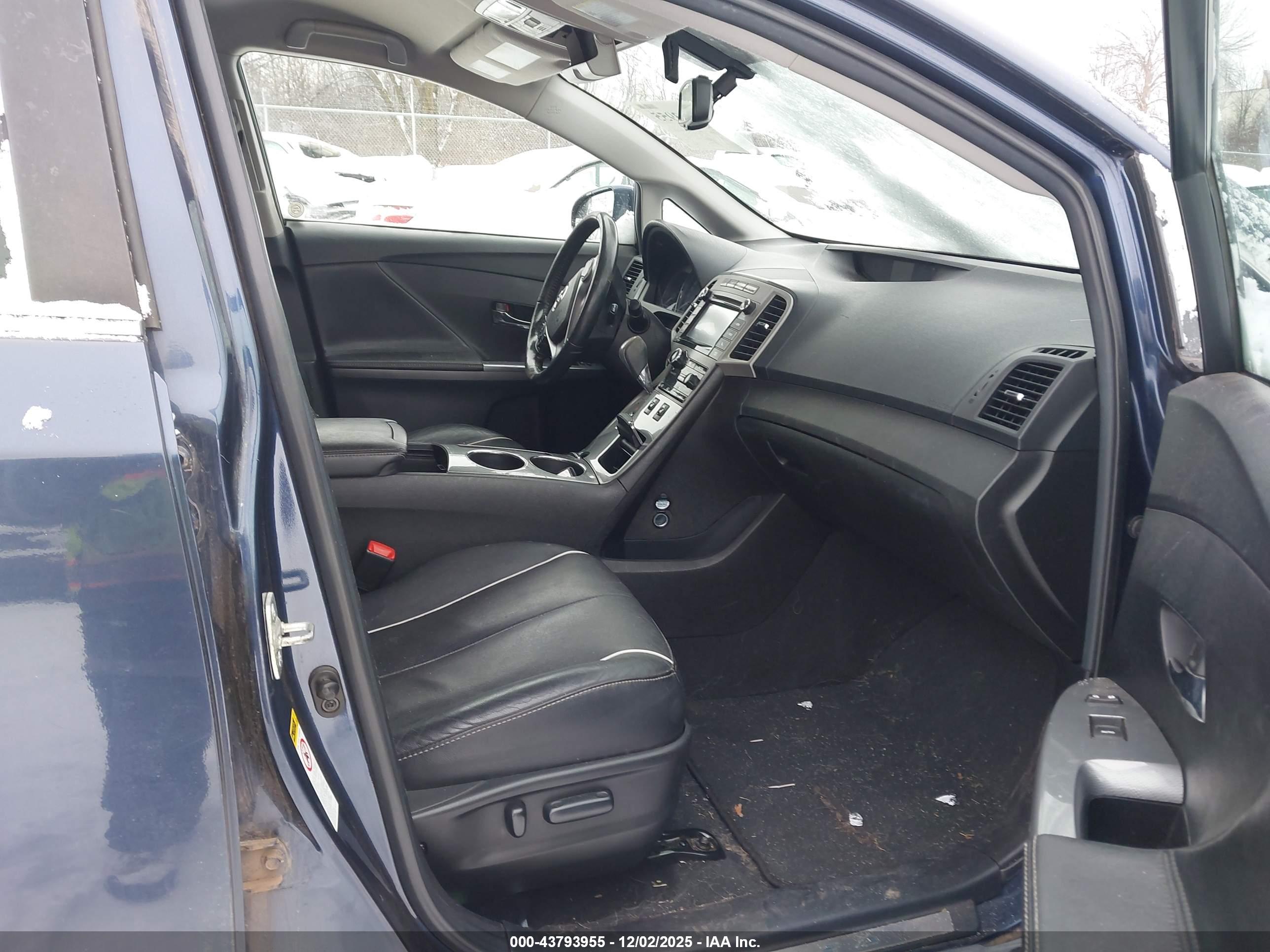 TOYOTA VENZA image 5