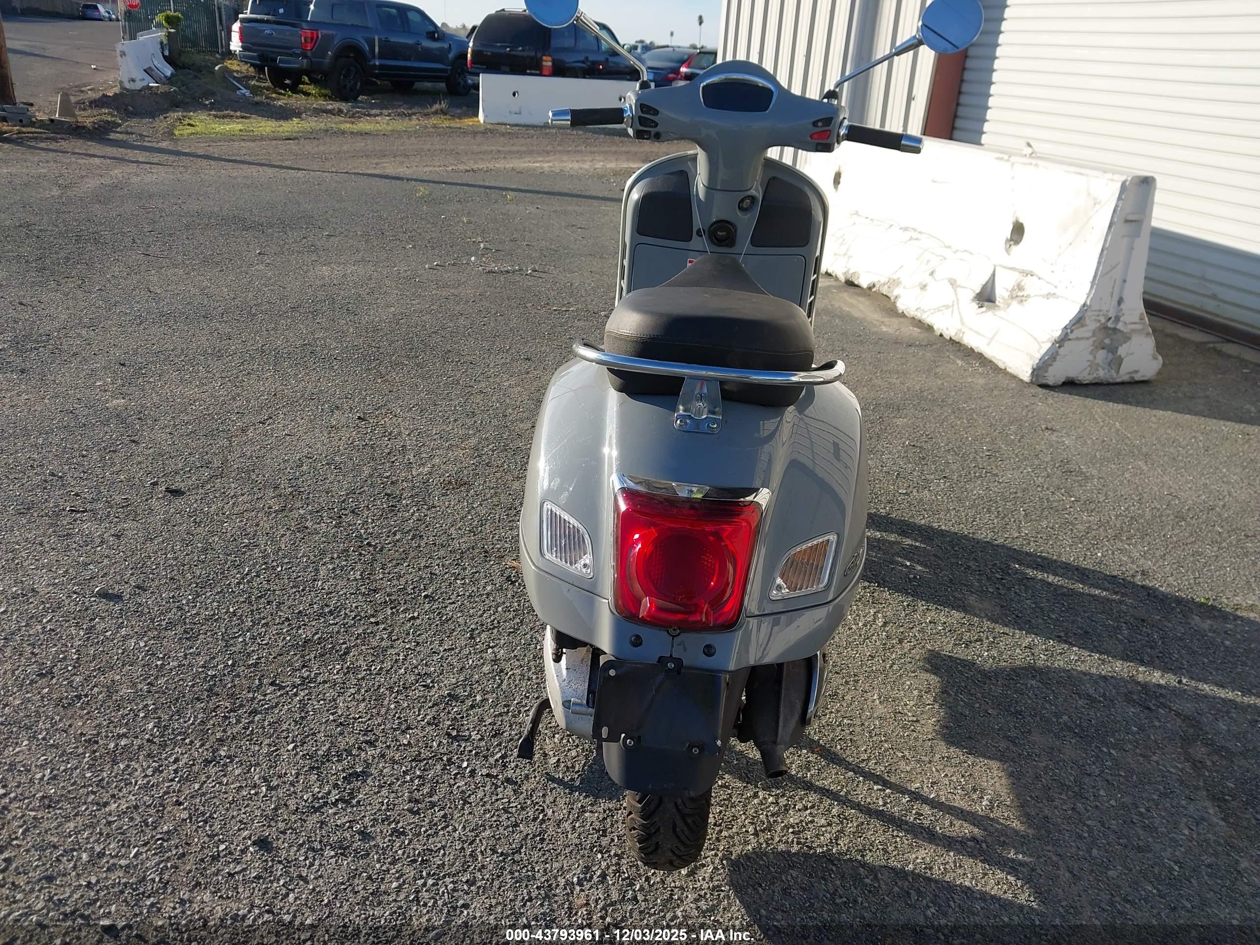 VESPA GTS image 6