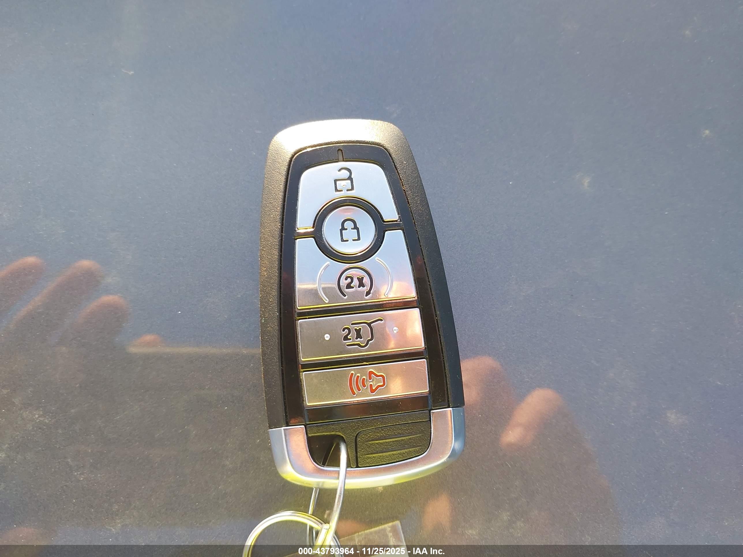 FORD EXPLORER image 11