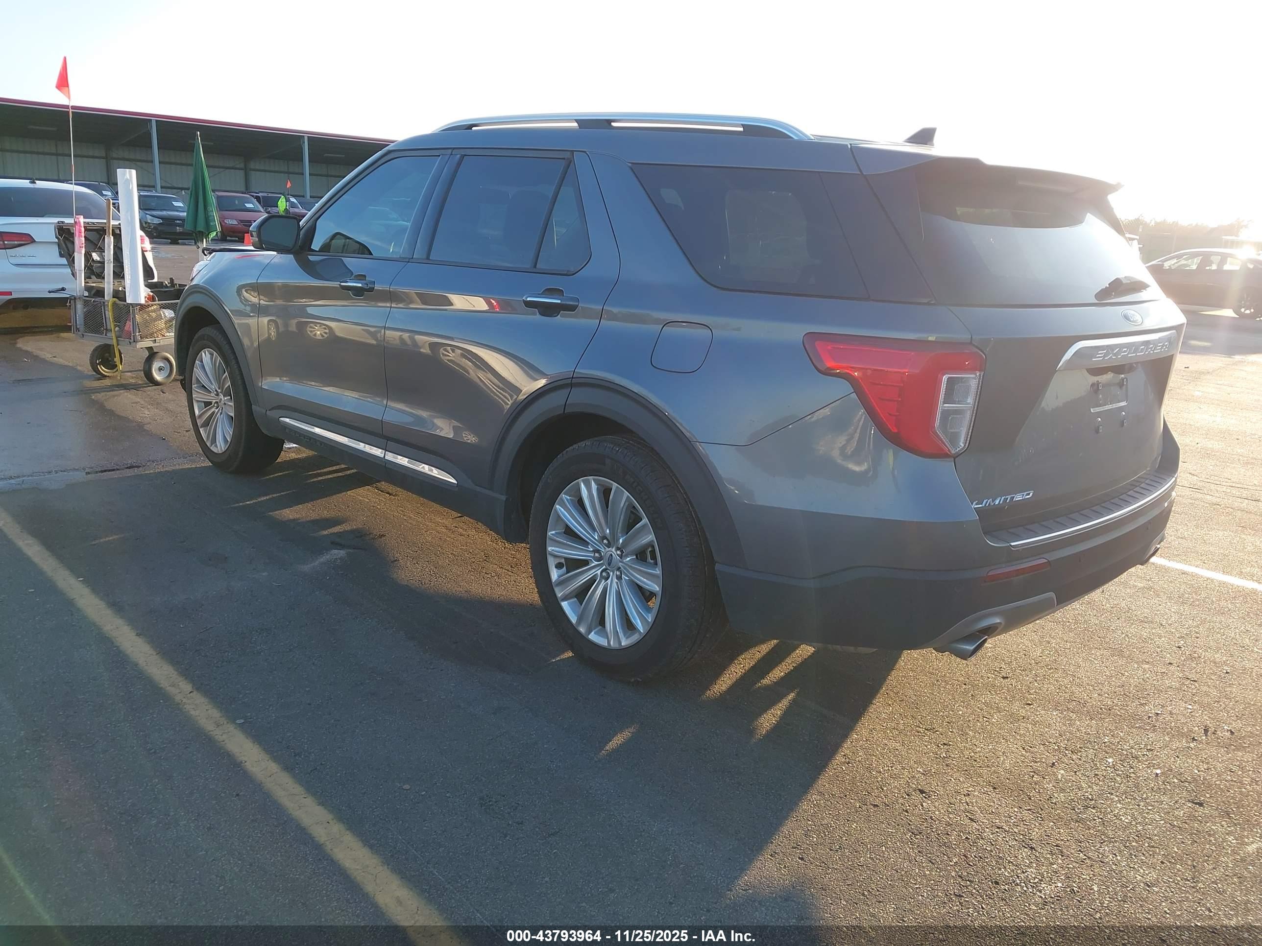 FORD EXPLORER image 3