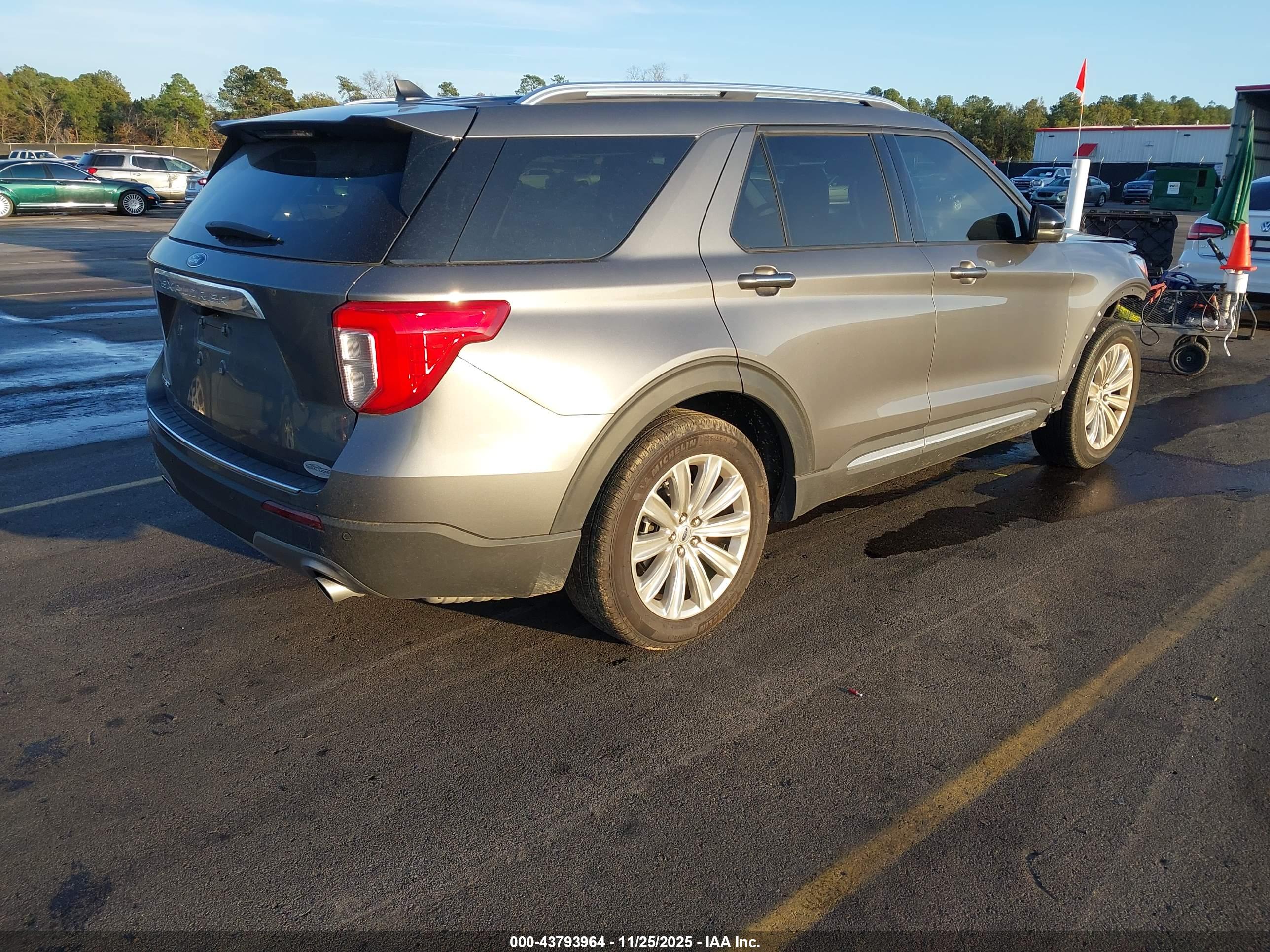 FORD EXPLORER image 4