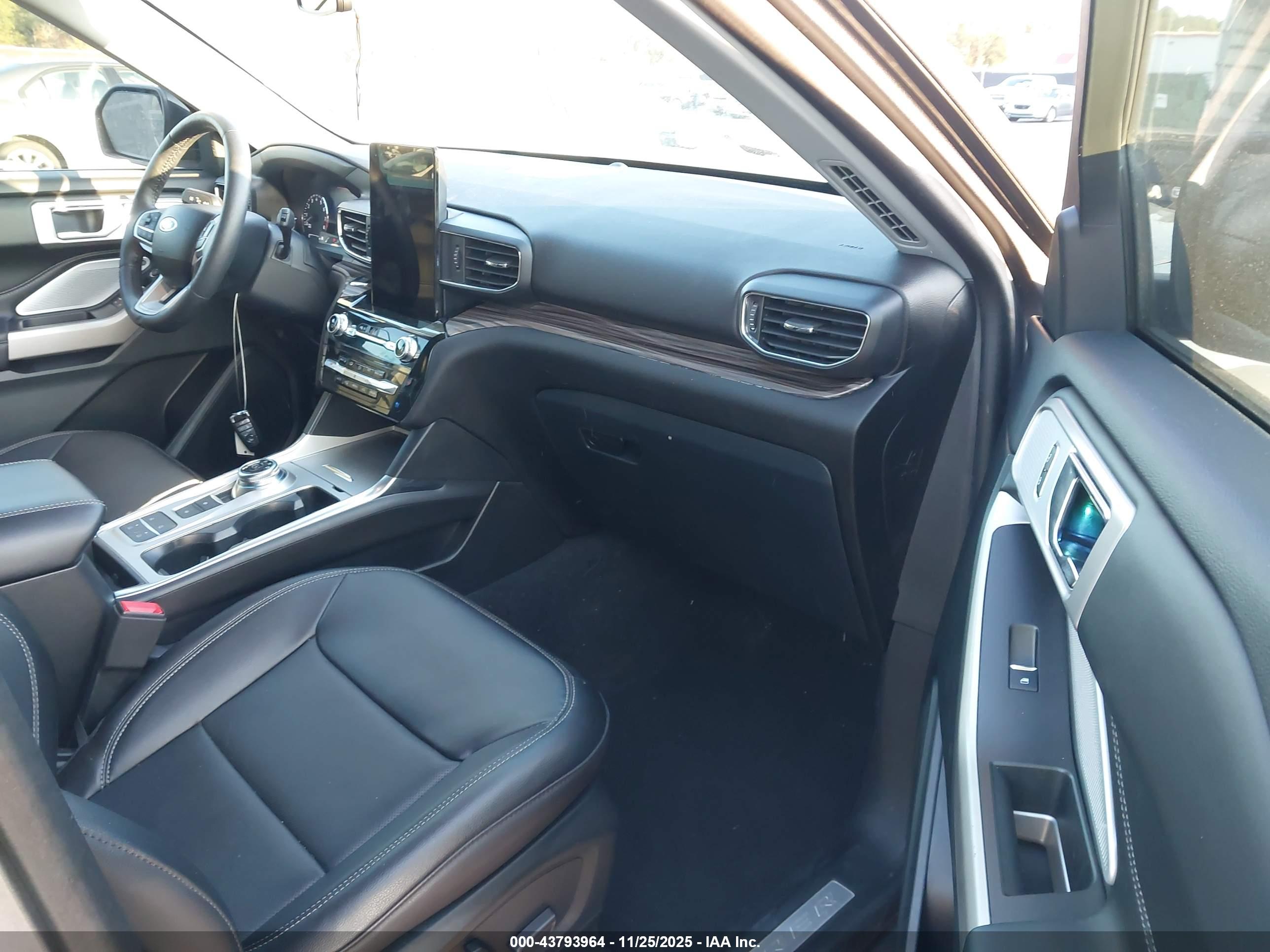 FORD EXPLORER image 5