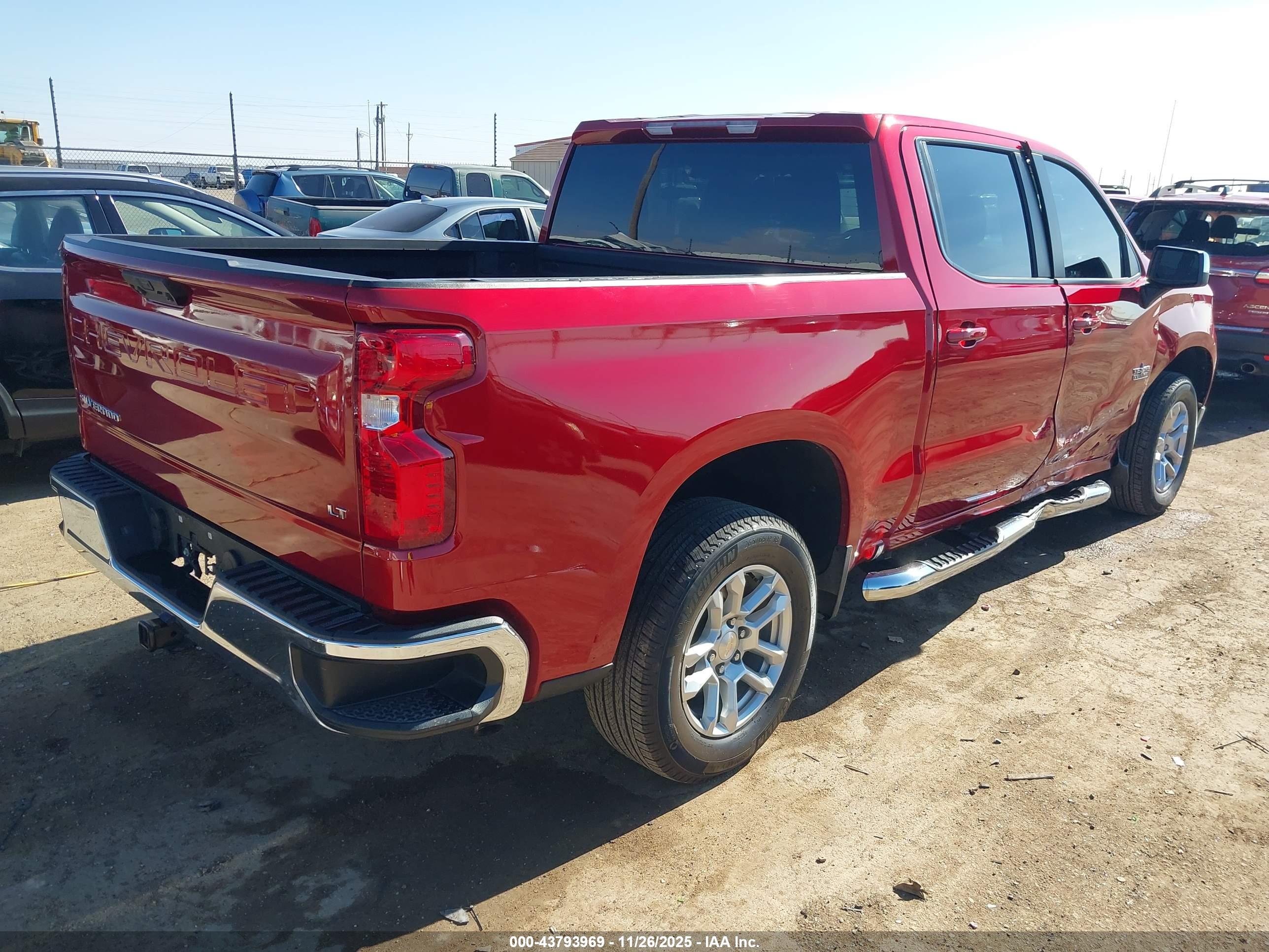 CHEVROLET SILVERADO image 4