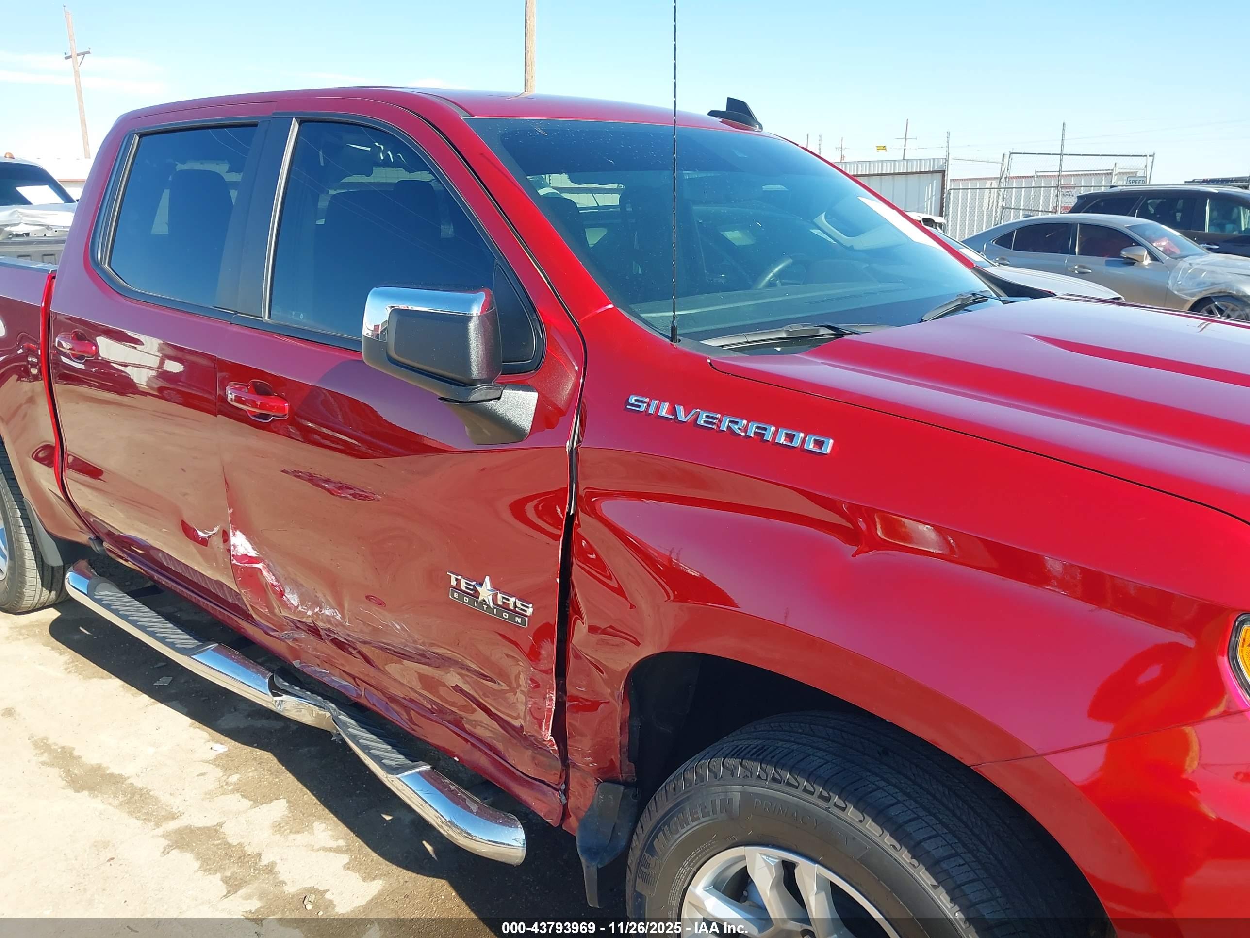 CHEVROLET SILVERADO image 6