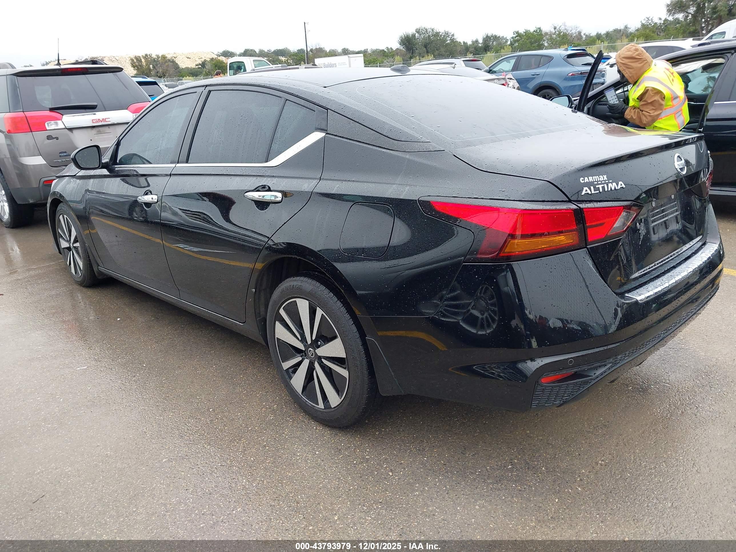 NISSAN ALTIMA image 3