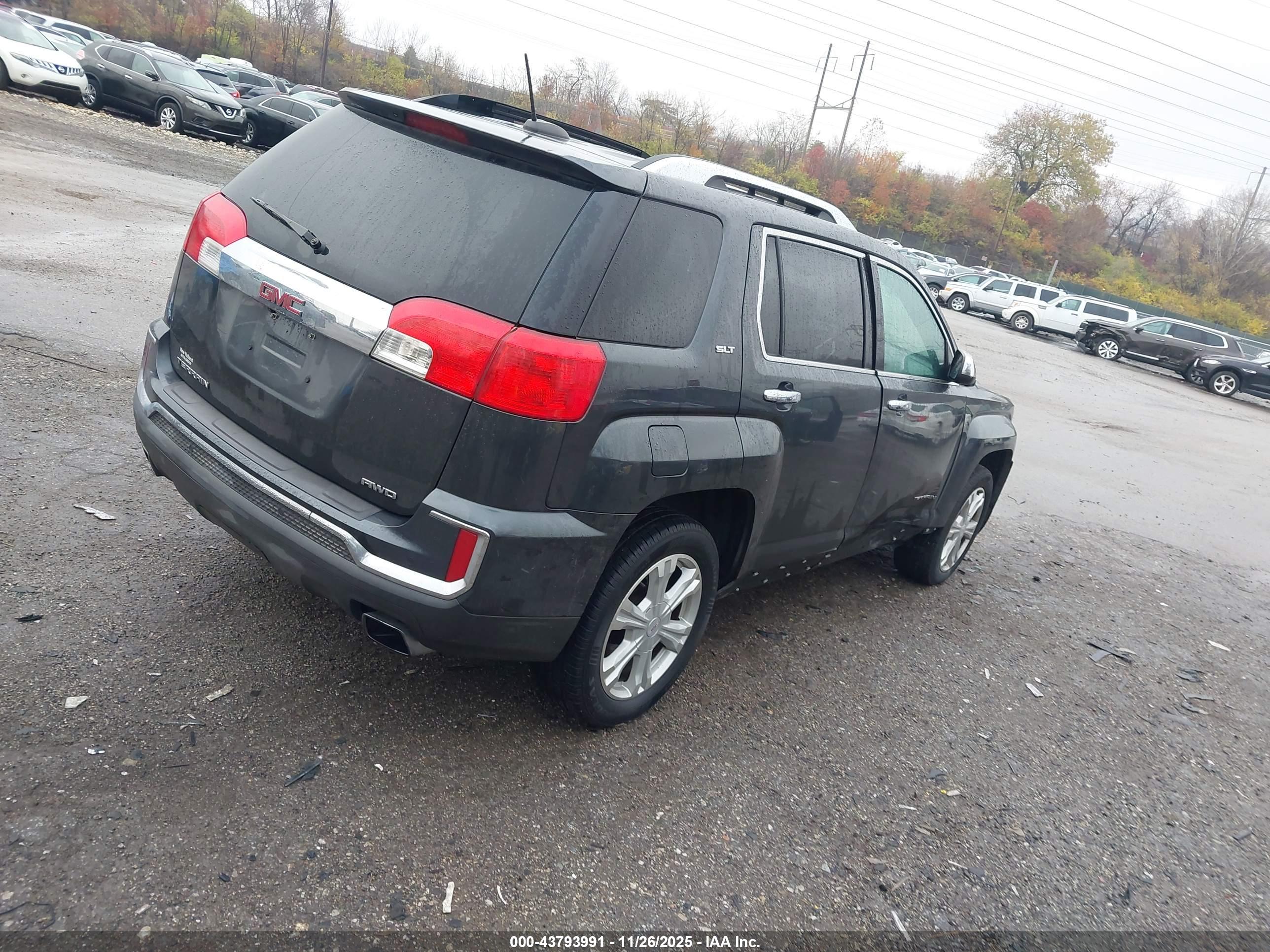 GMC TERRAIN image 4