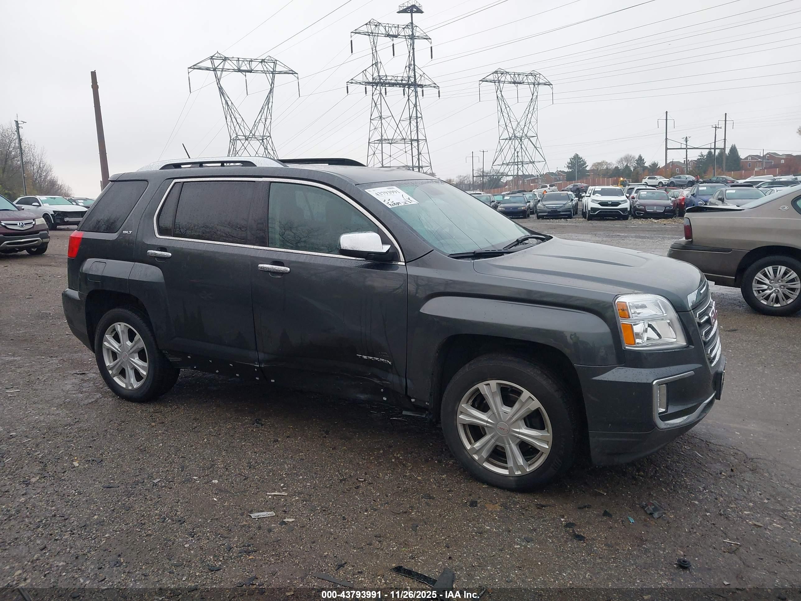 GMC TERRAIN image 6