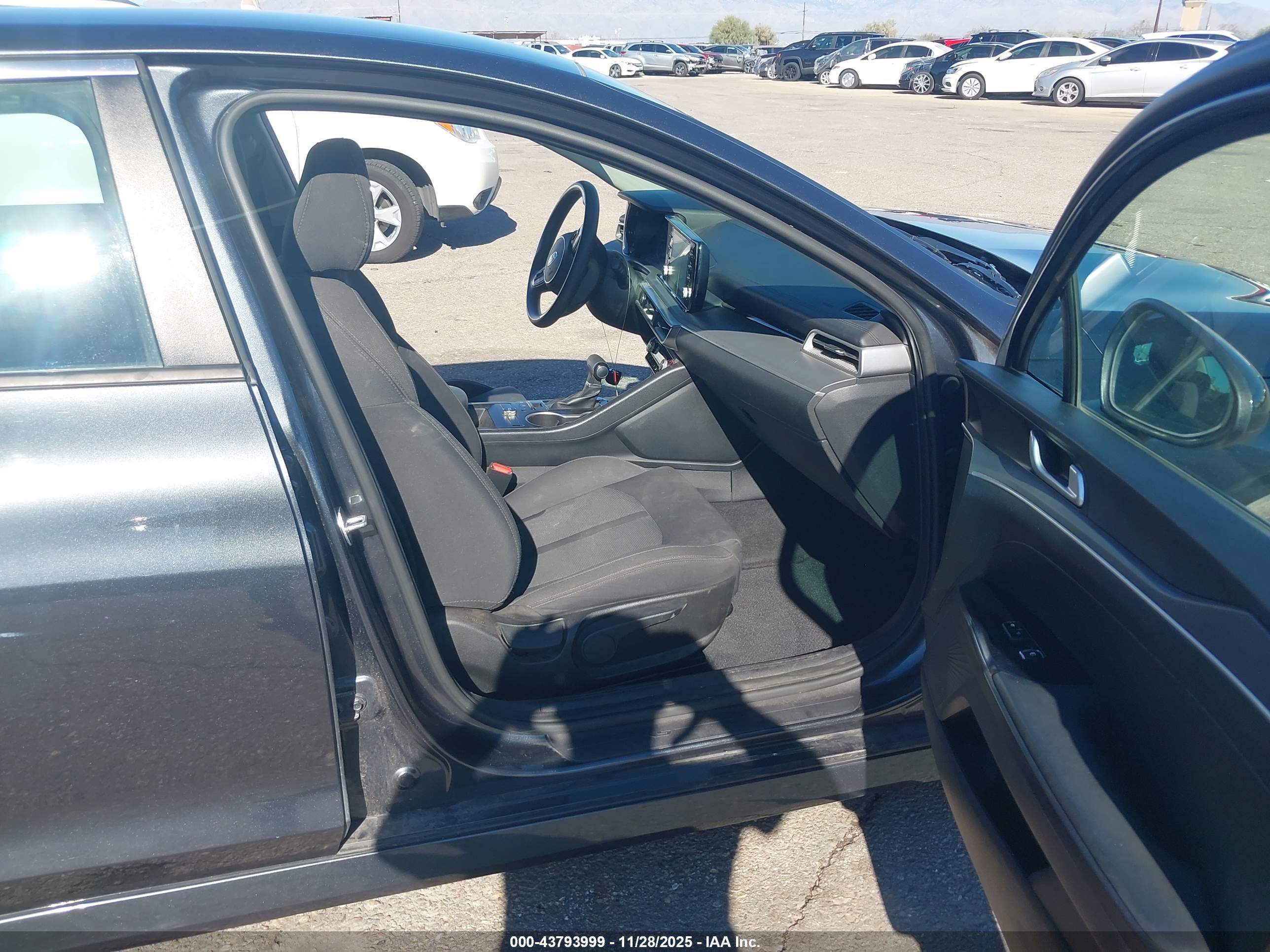 KIA K5 image 5