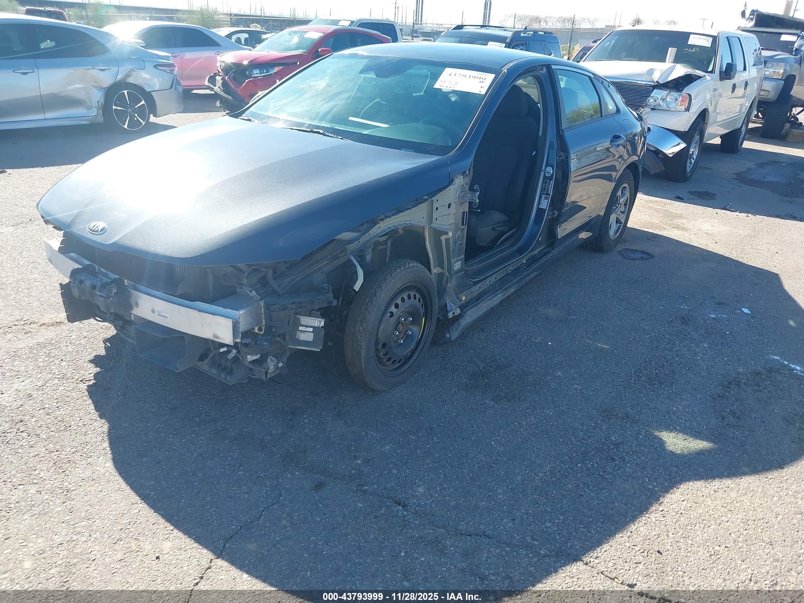 KIA K5 image 6