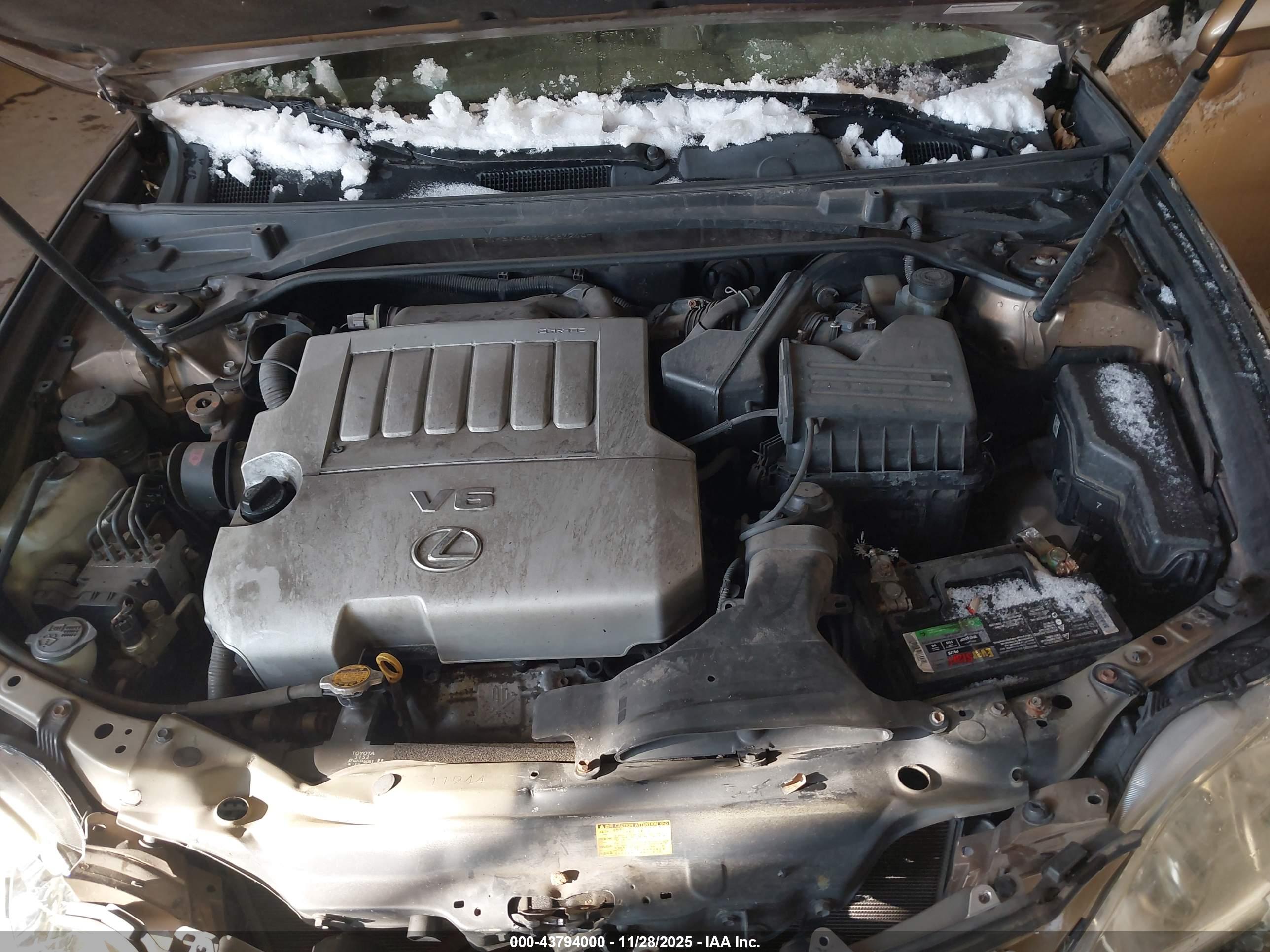 LEXUS ES image 10