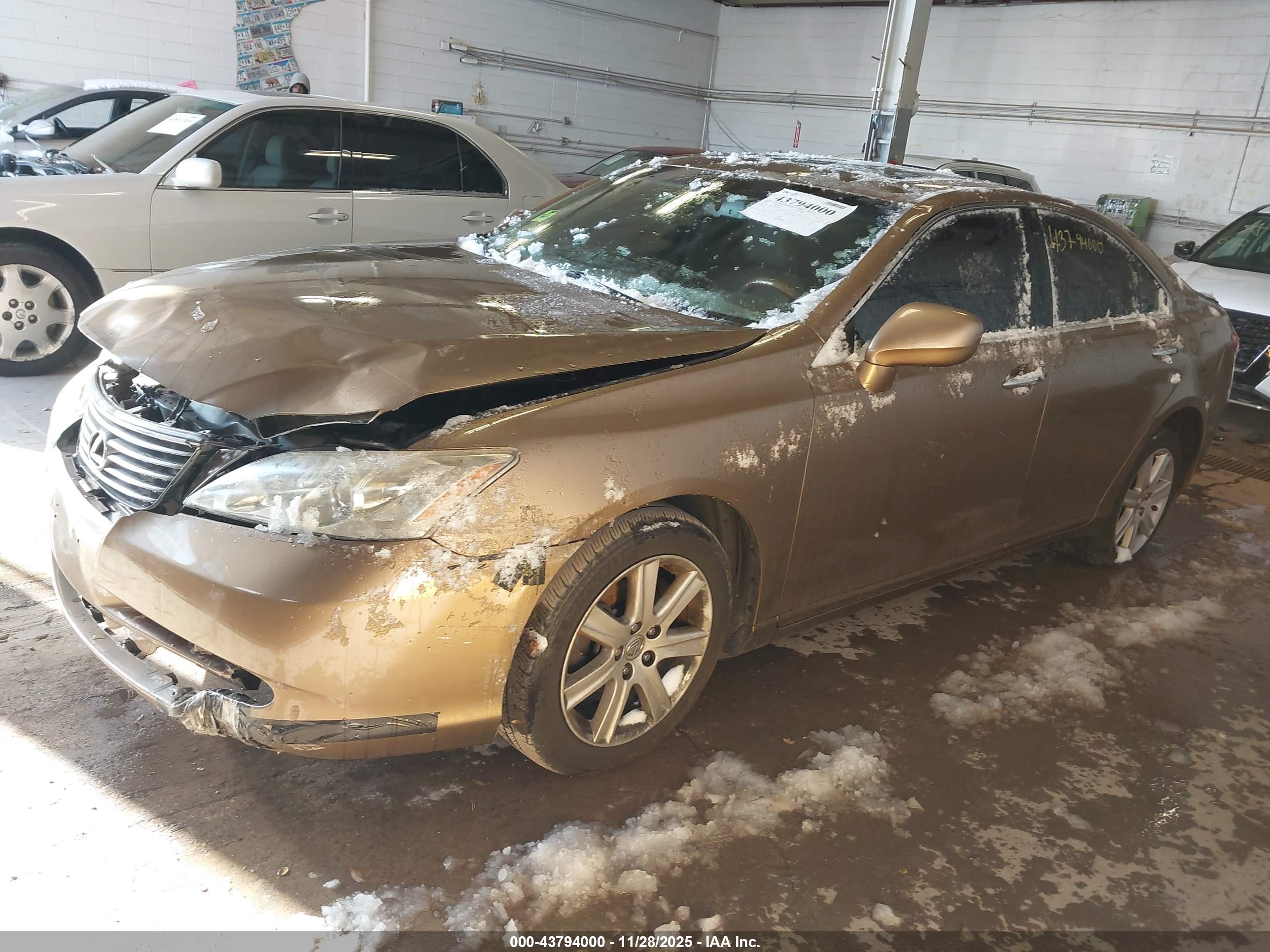LEXUS ES image 2