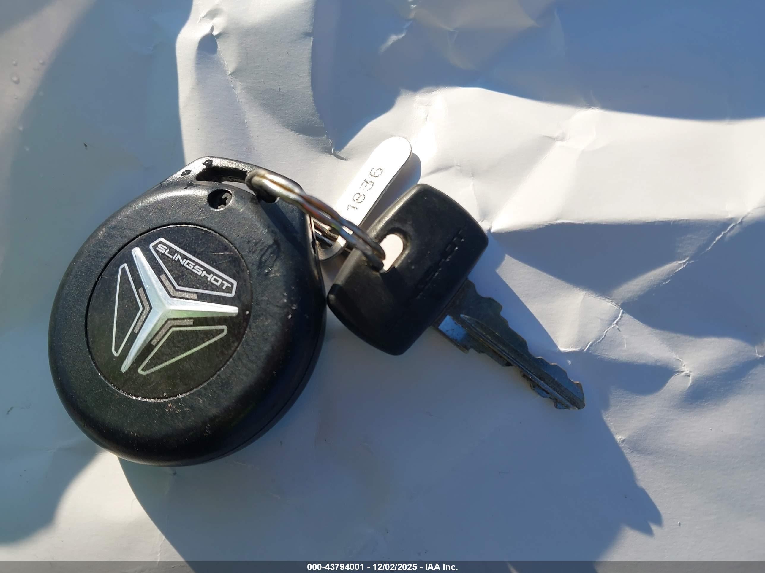 POLARIS SLINGSHOT image 11