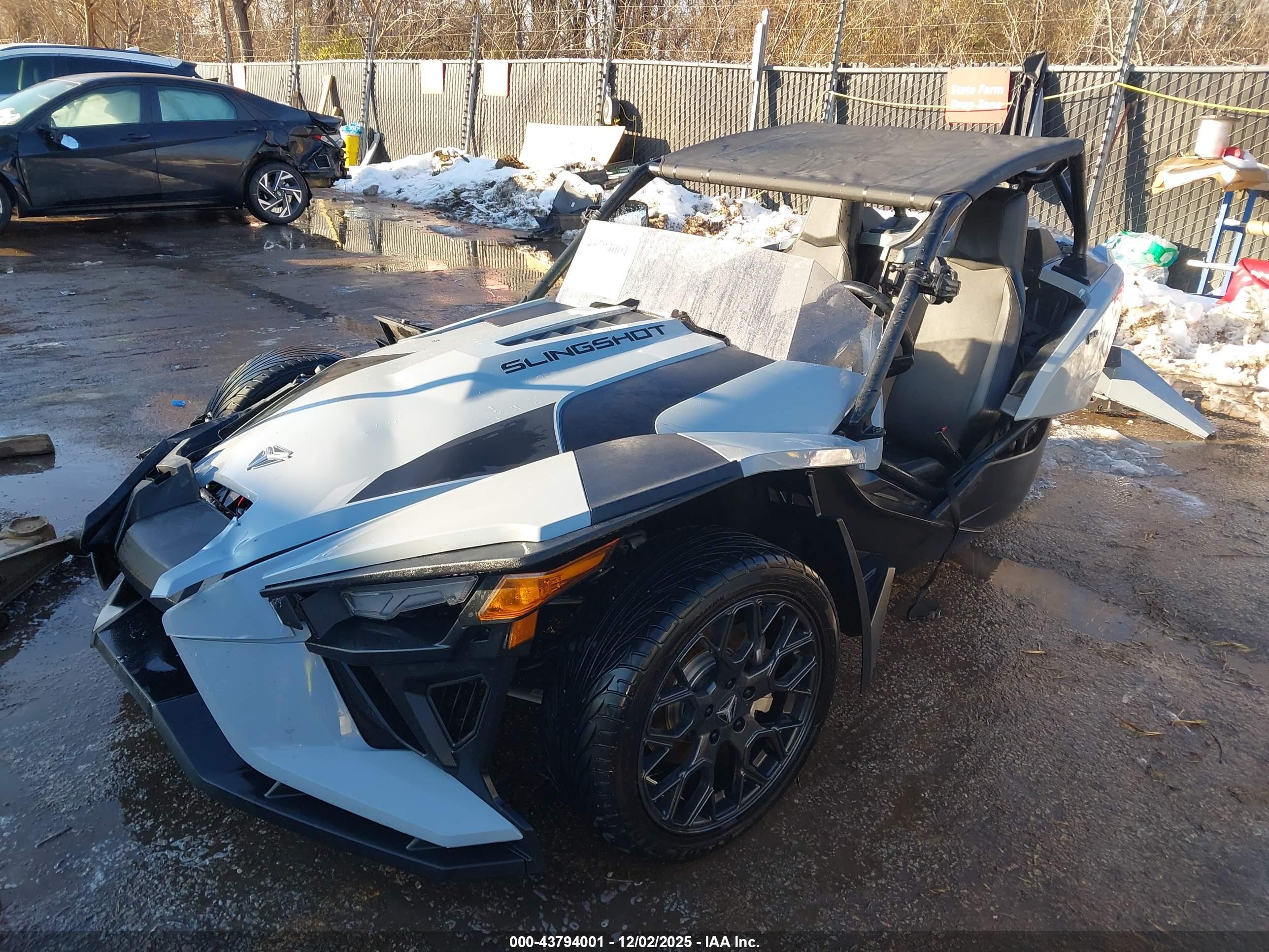 POLARIS SLINGSHOT image 2