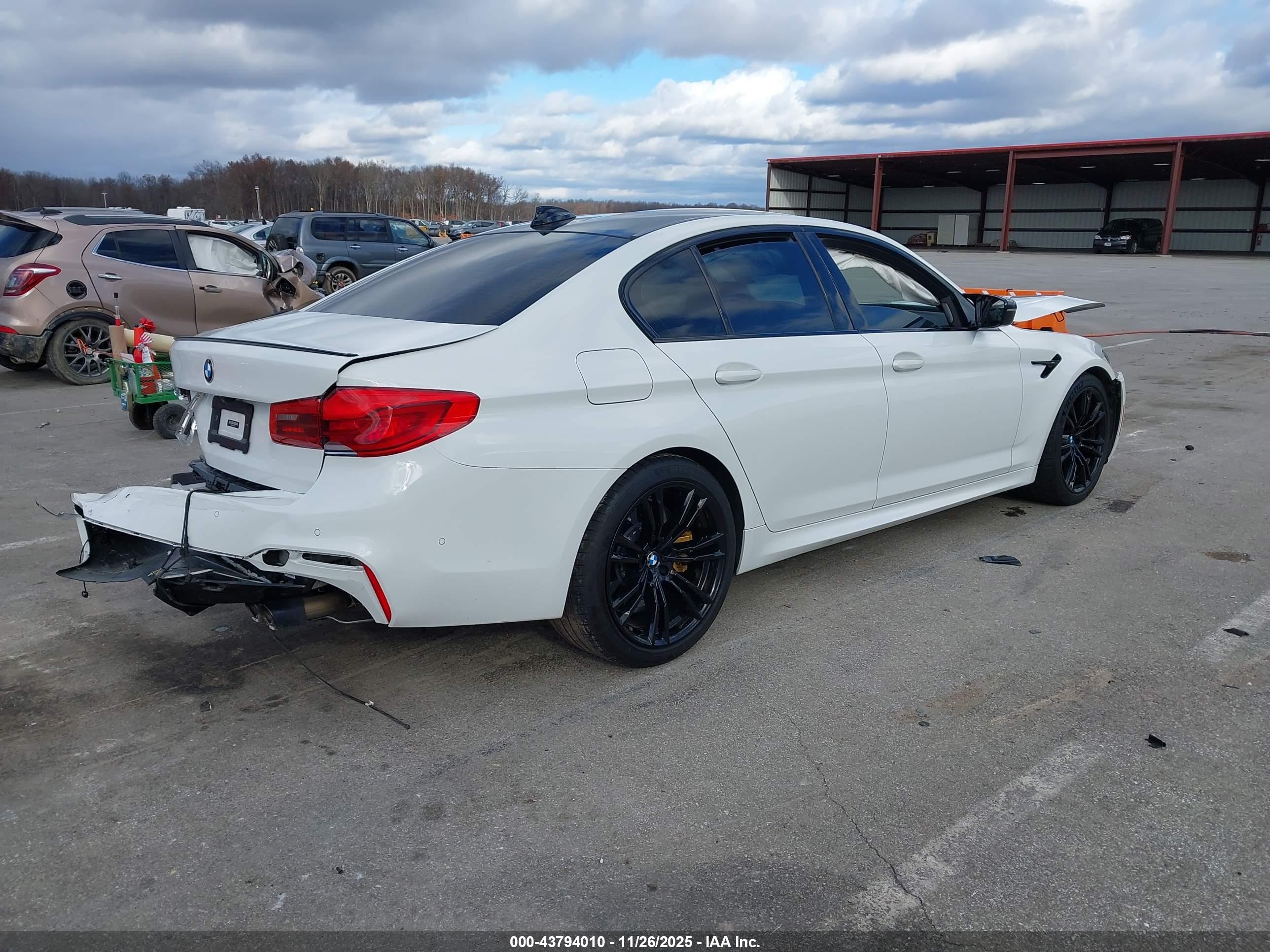 BMW M5 image 4