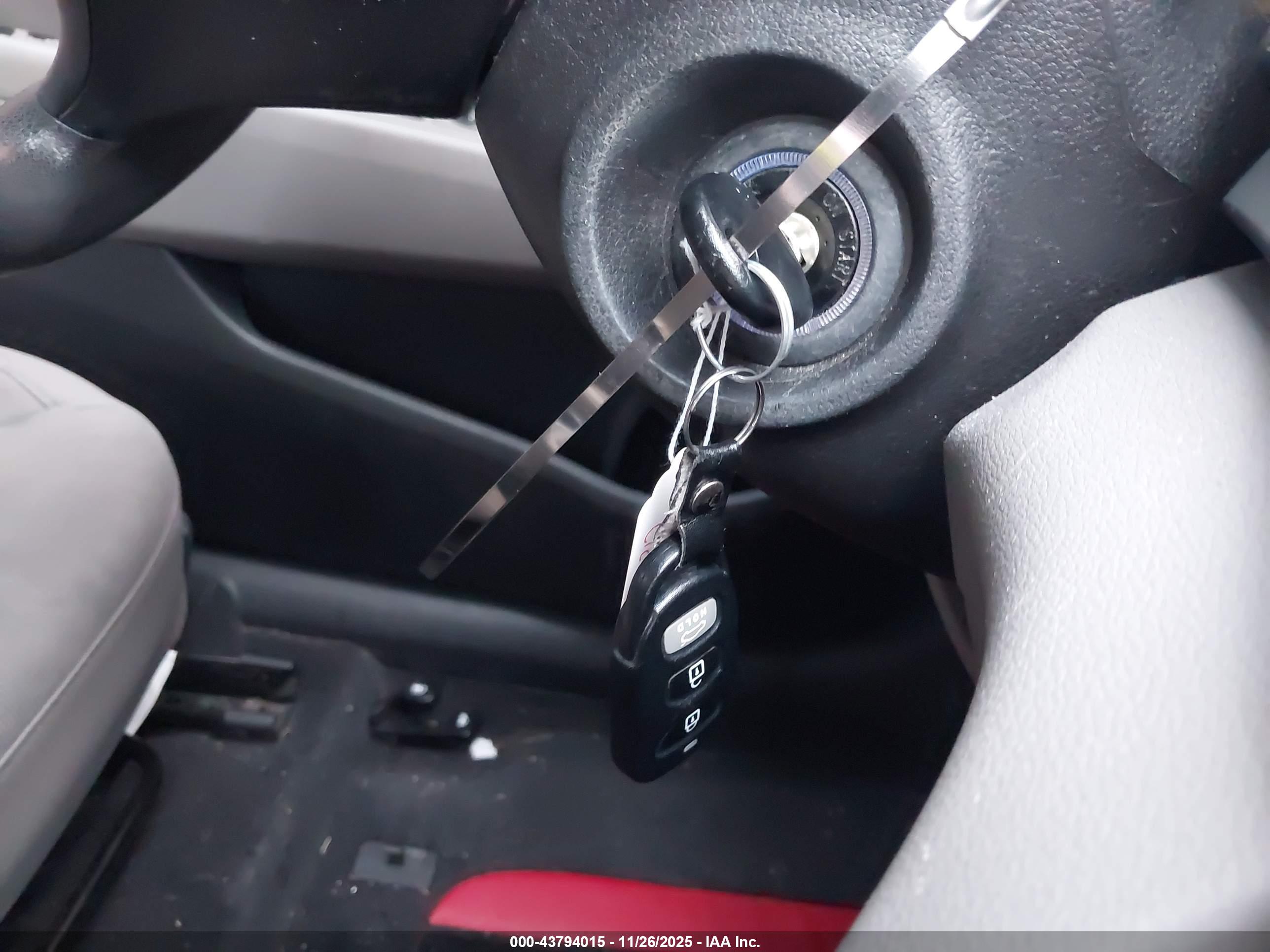 HYUNDAI ELANTRA image 11