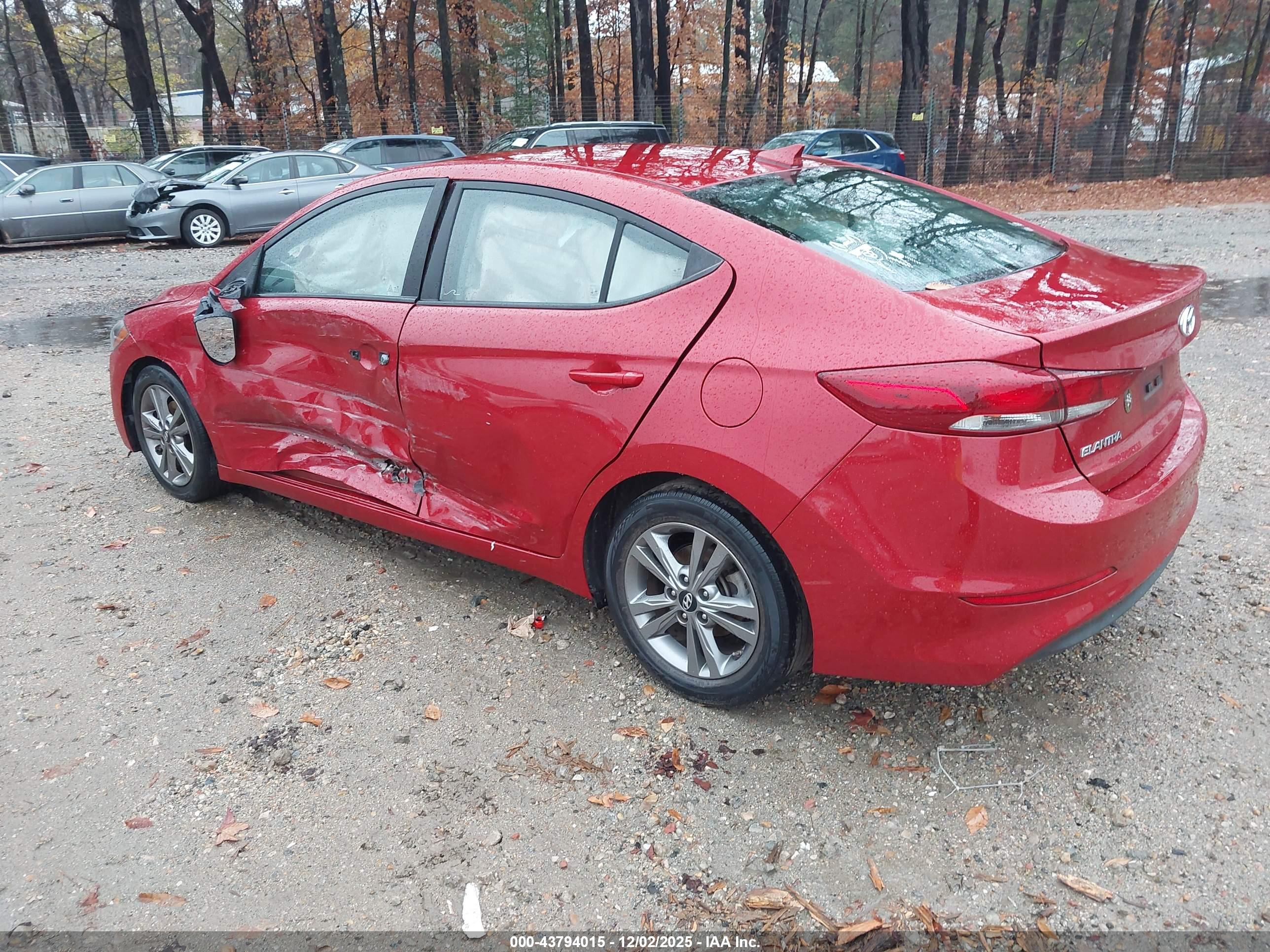 HYUNDAI ELANTRA image 3