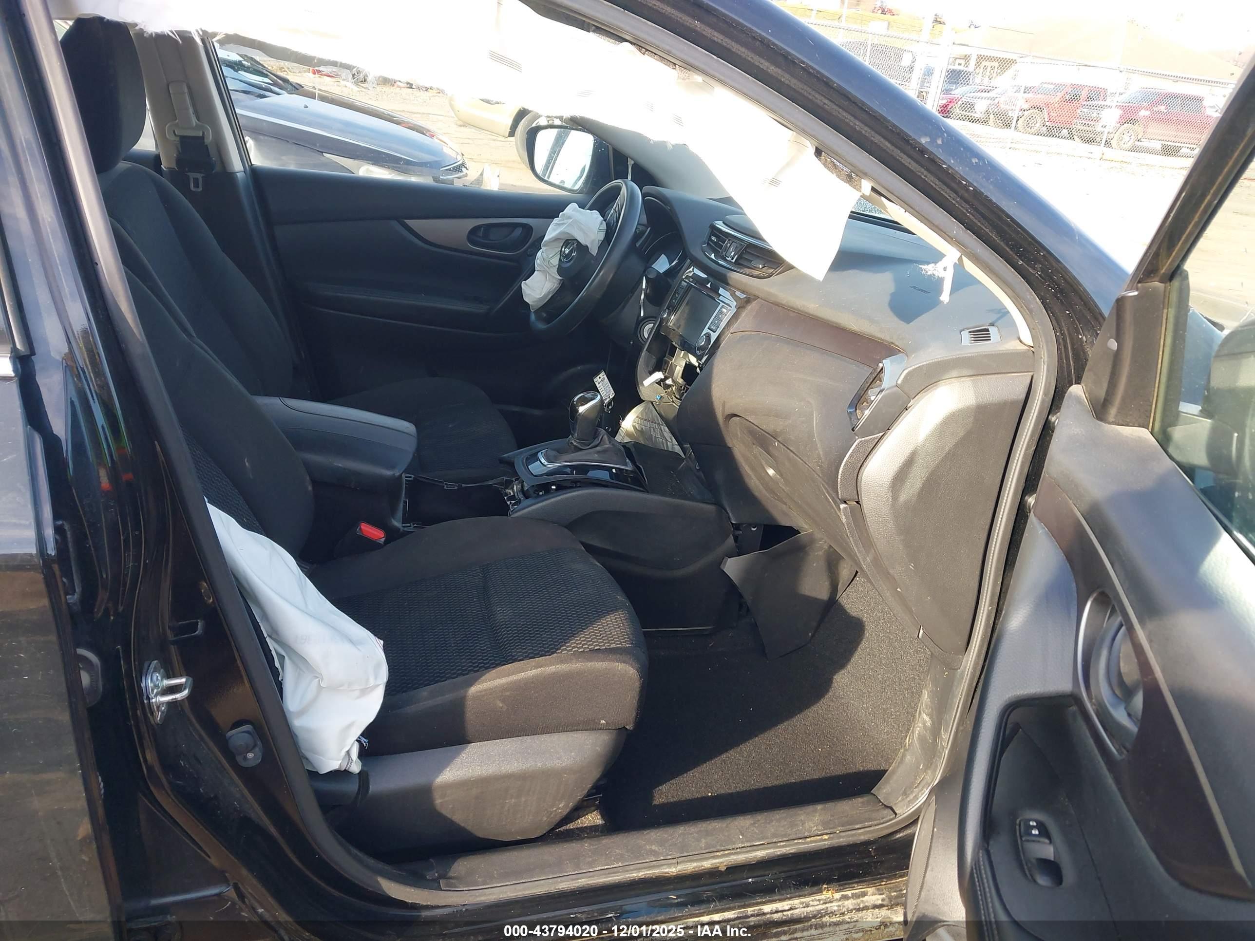 NISSAN ROGUE image 5
