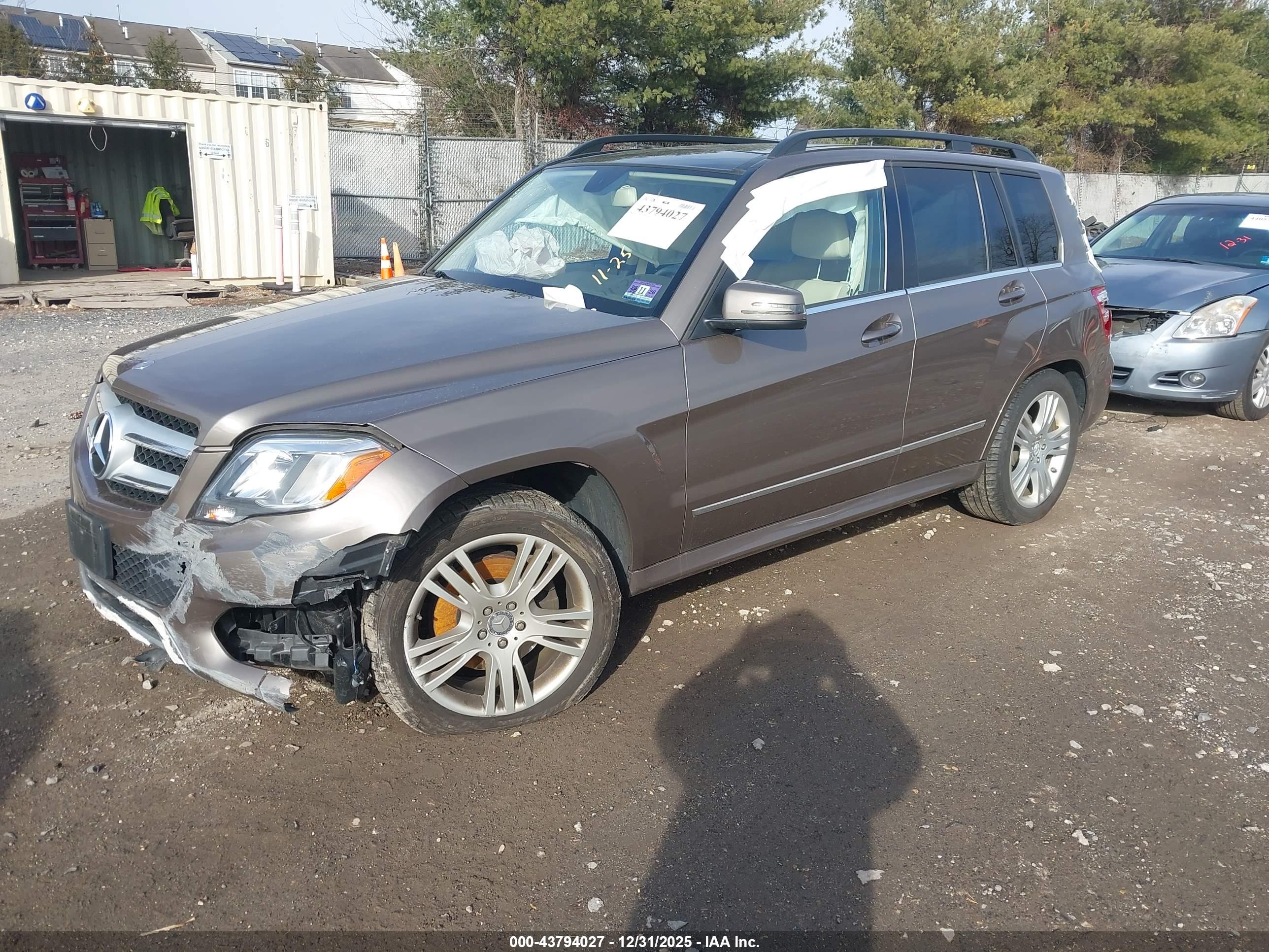 MERCEDES-BENZ GLK image 2