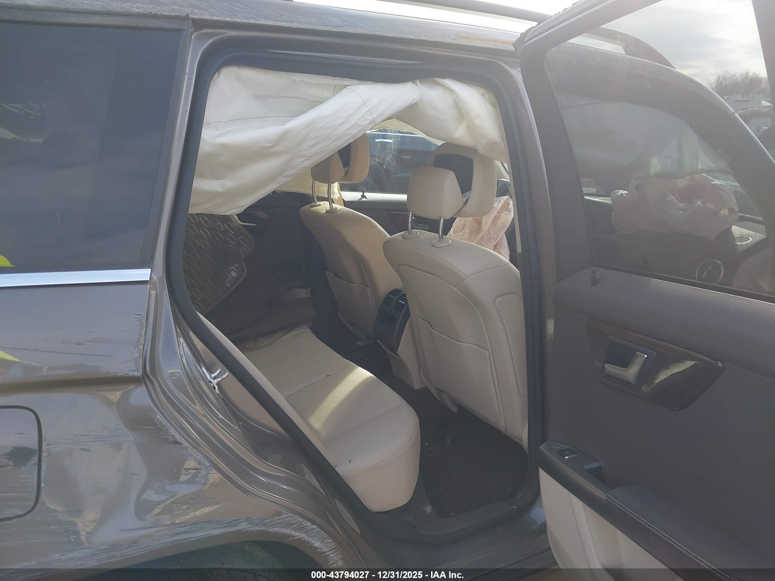 MERCEDES-BENZ GLK image 8