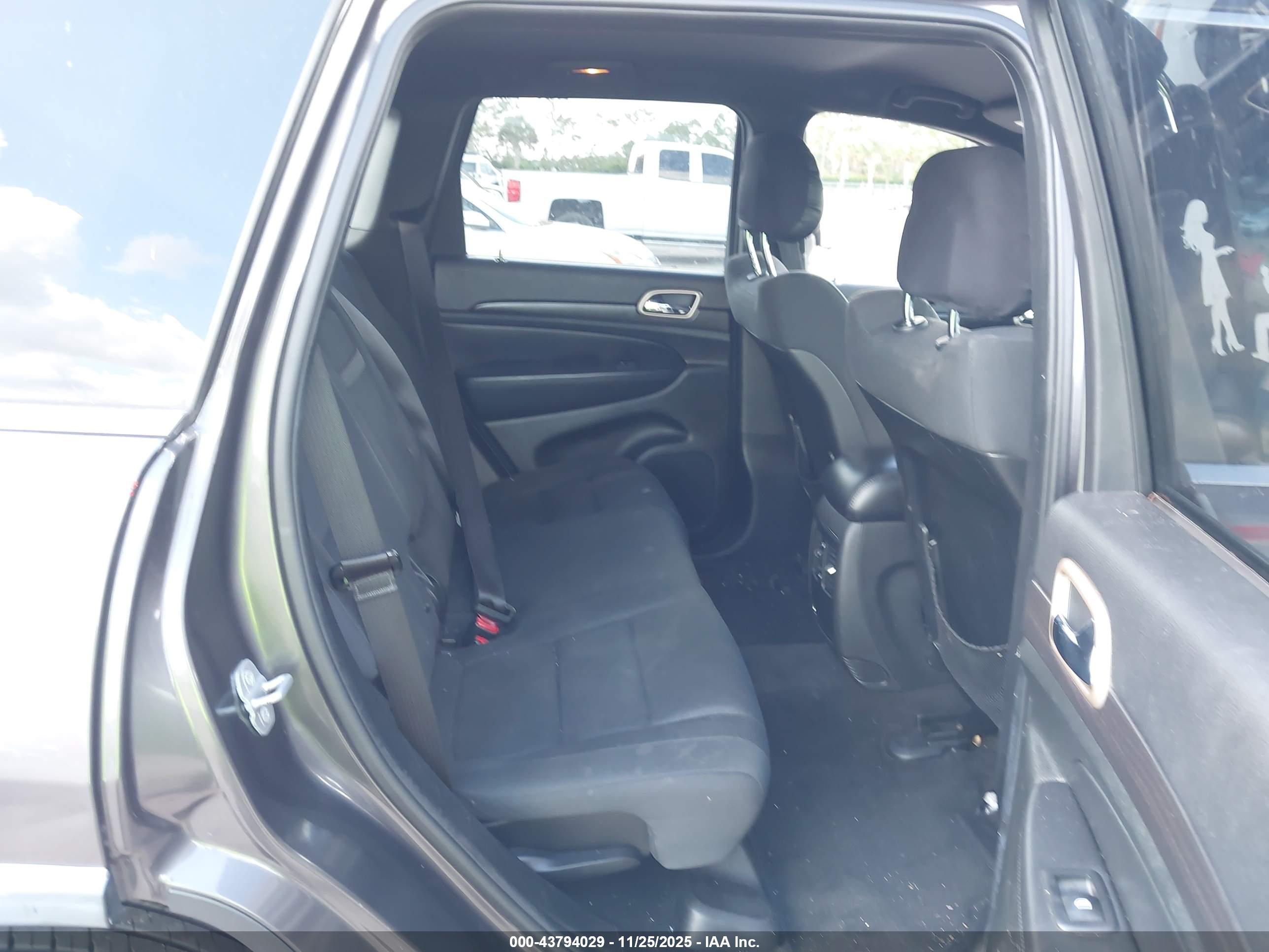 JEEP GRAND image 8