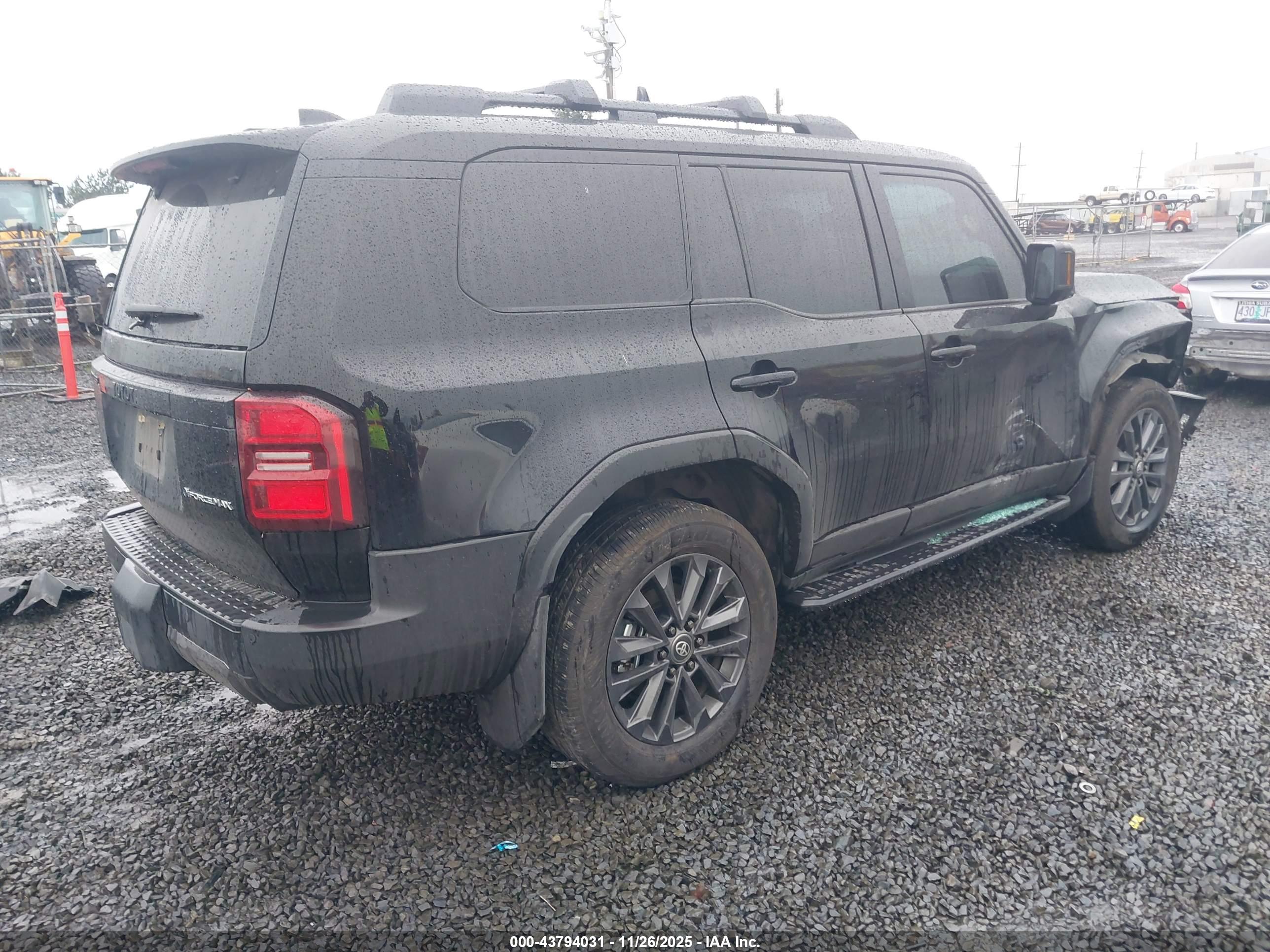 TOYOTA LAND image 4
