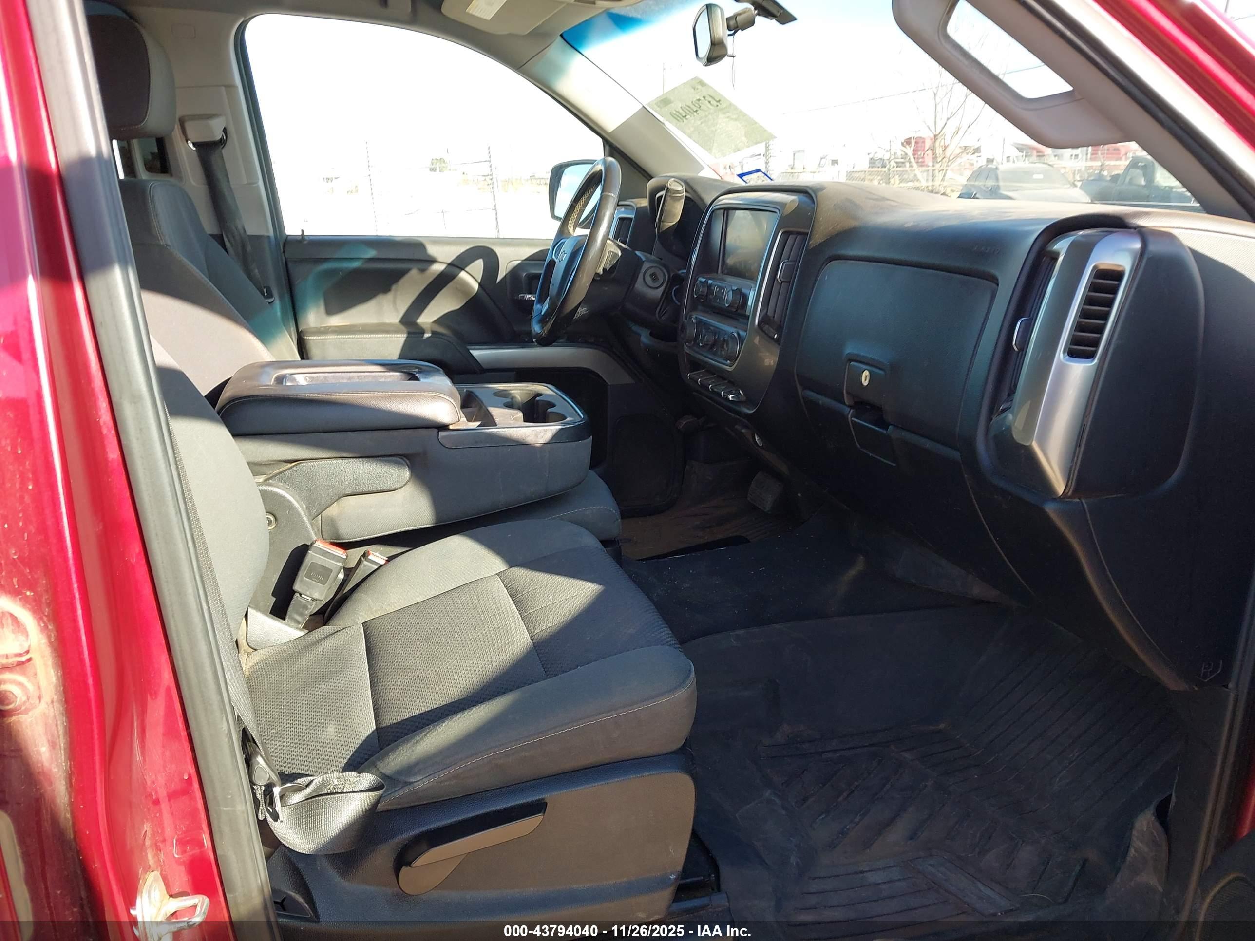 CHEVROLET SILVERADO image 5