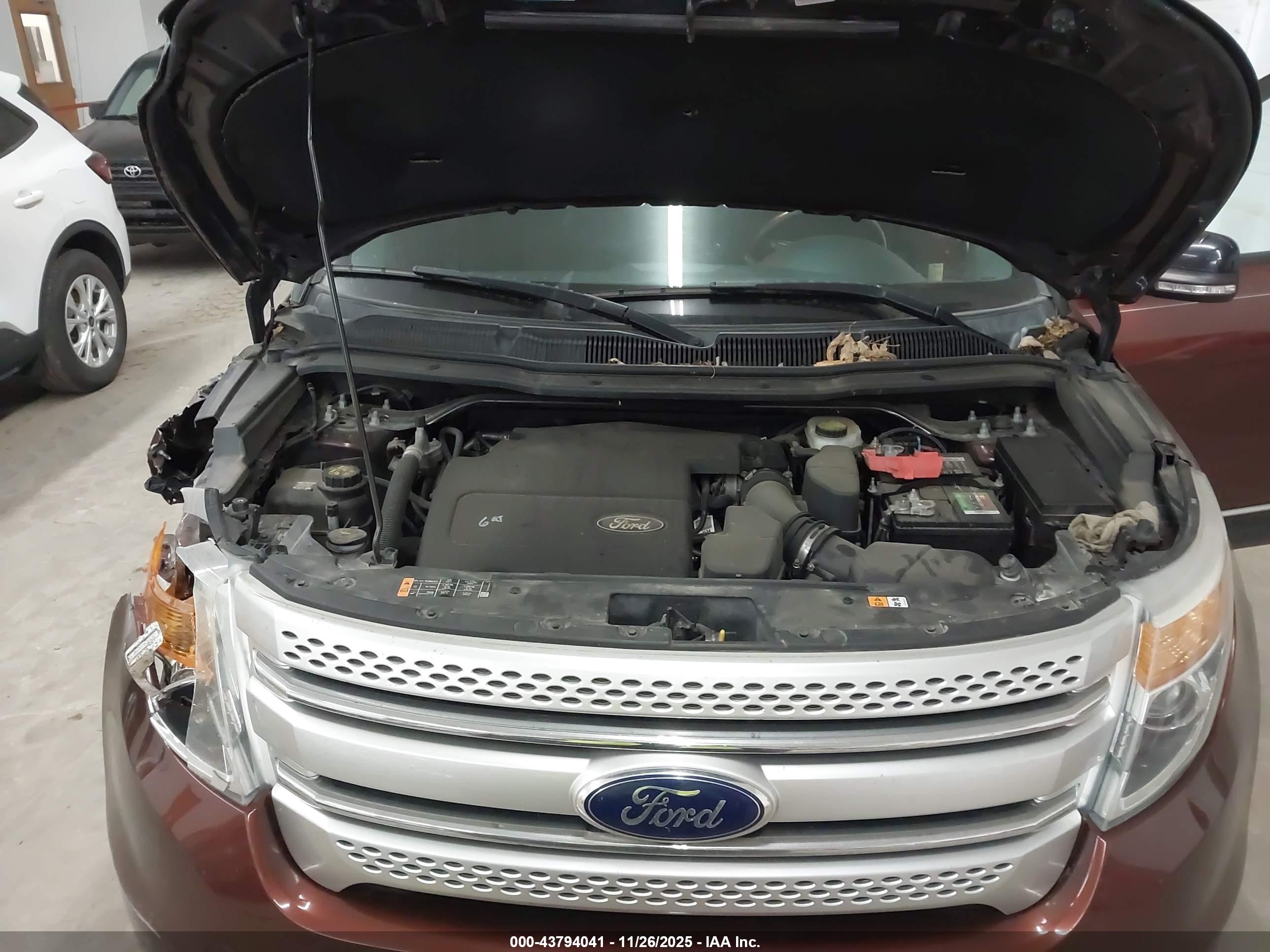 FORD EXPLORER image 10