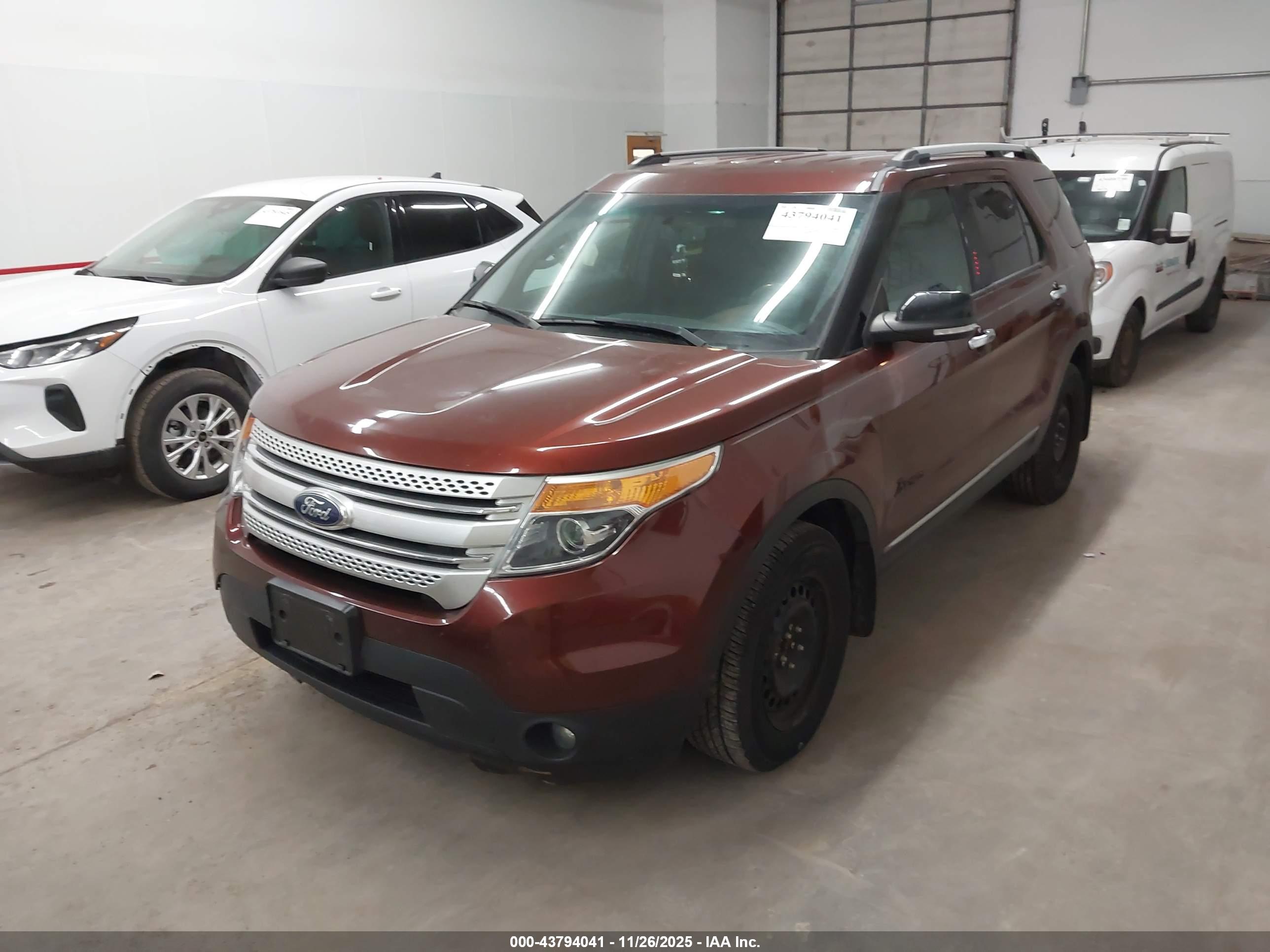 FORD EXPLORER image 2