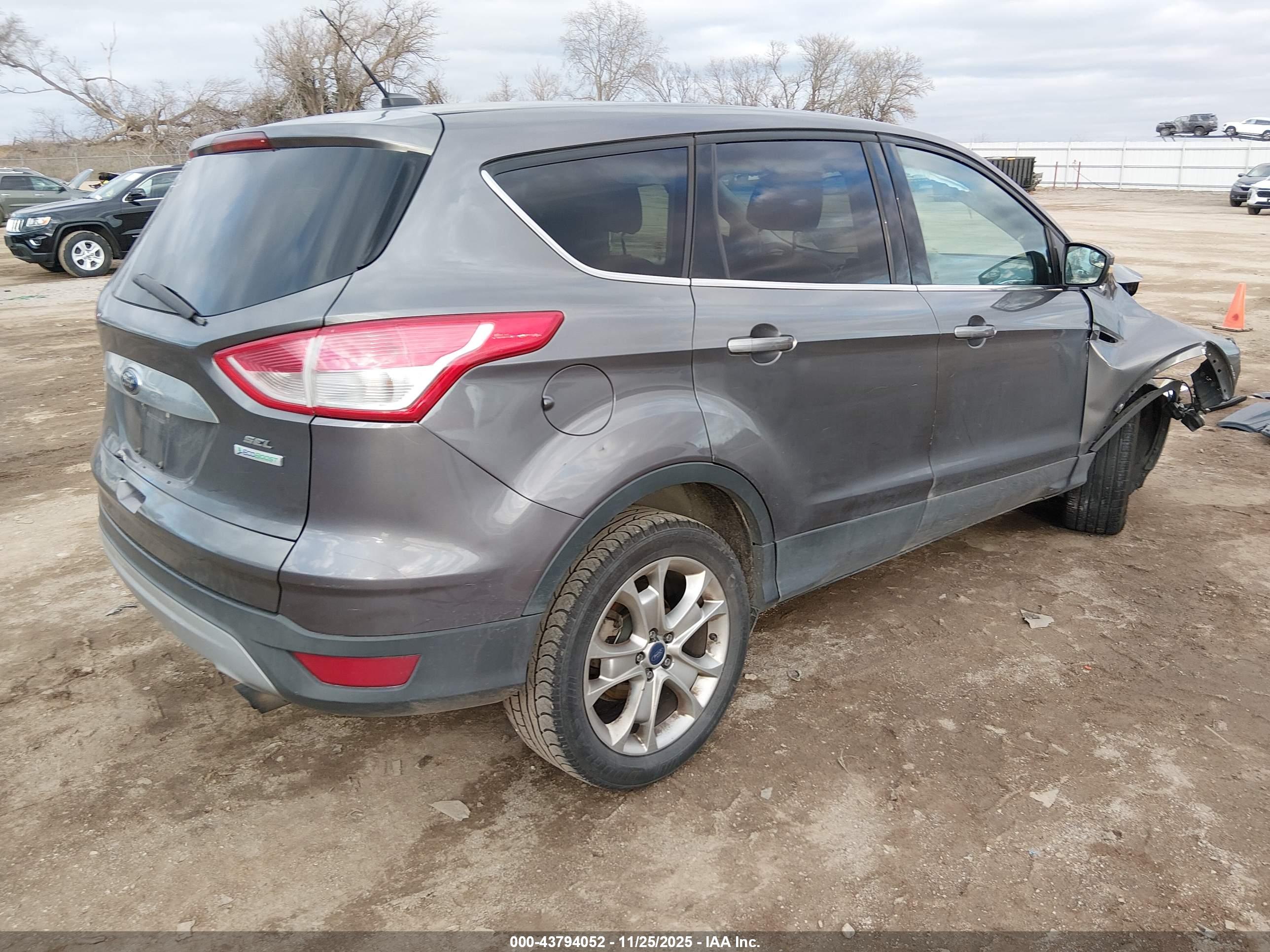 FORD ESCAPE image 4