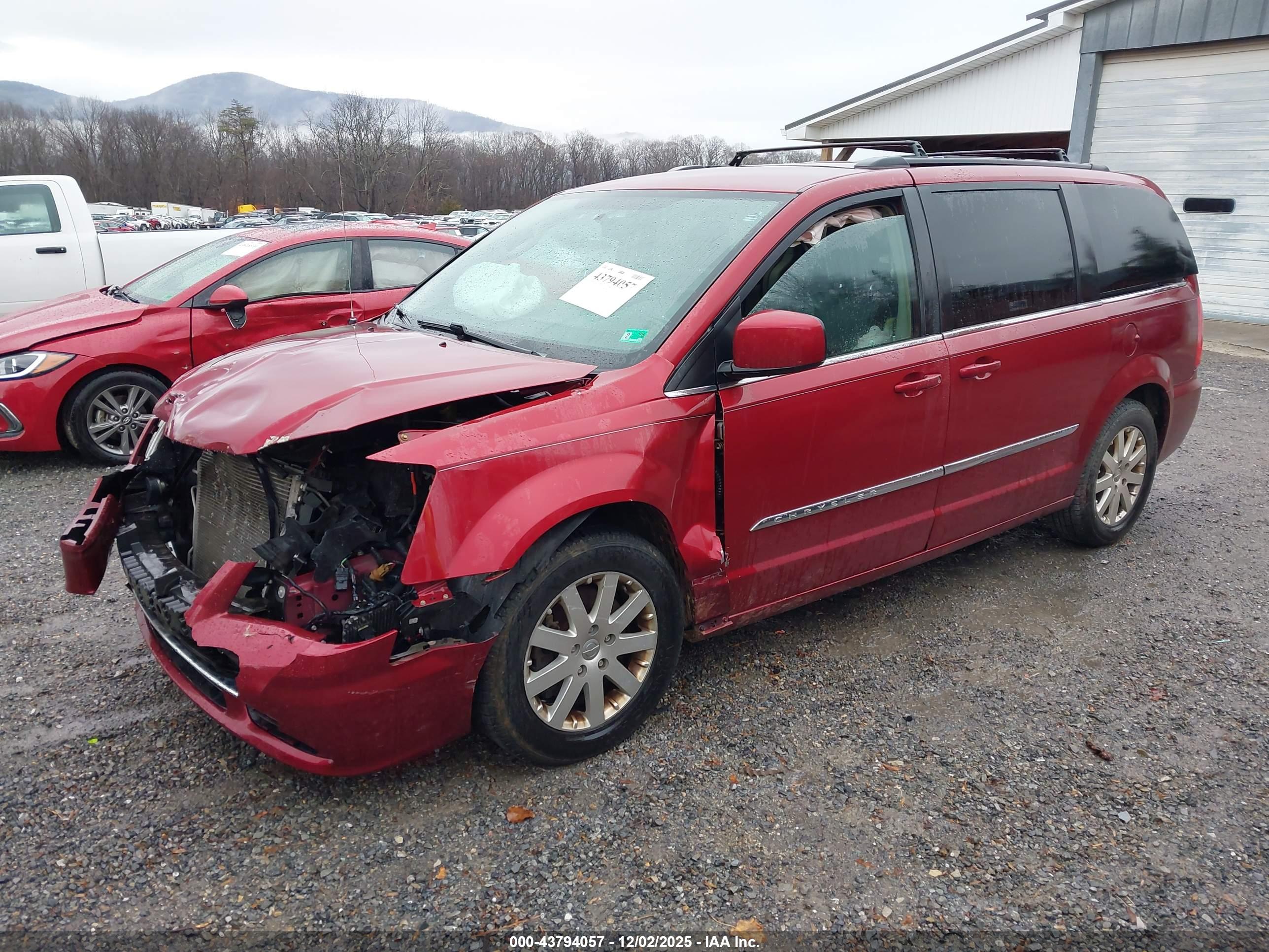 CHRYSLER TOWN image 2