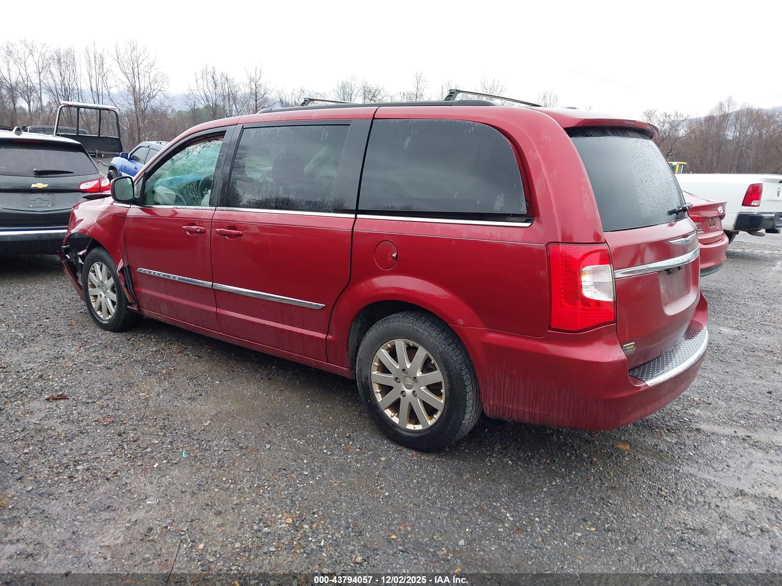 CHRYSLER TOWN image 3