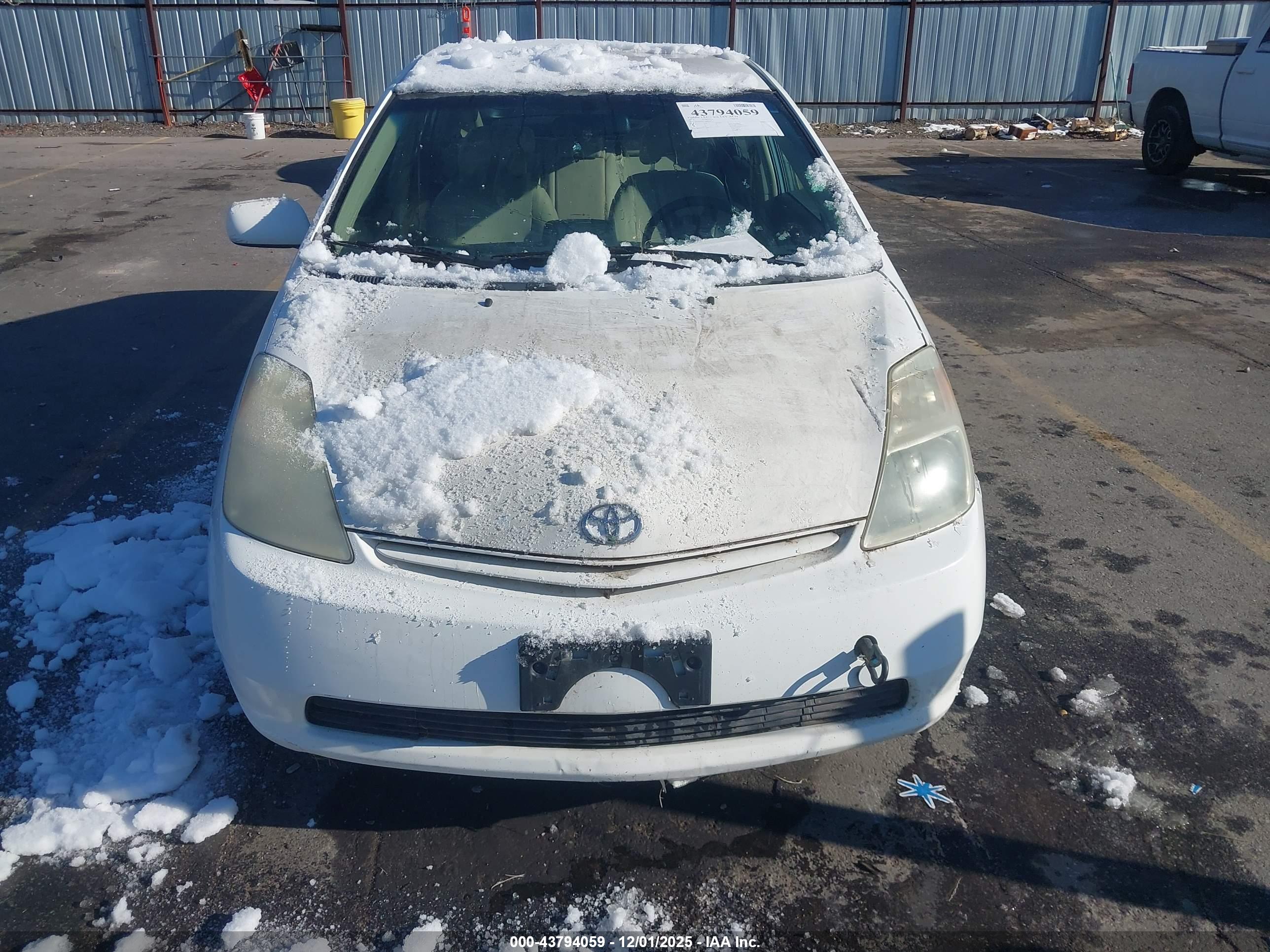 TOYOTA PRIUS image 6