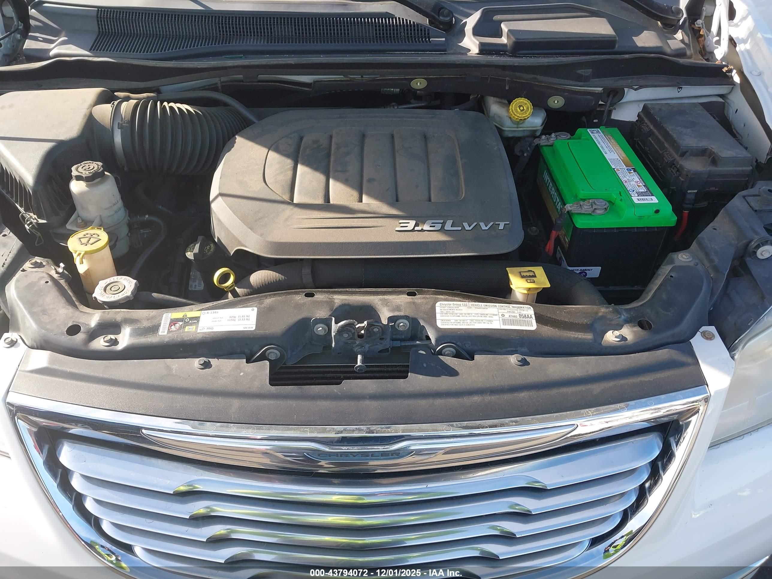 CHRYSLER TOWN image 10