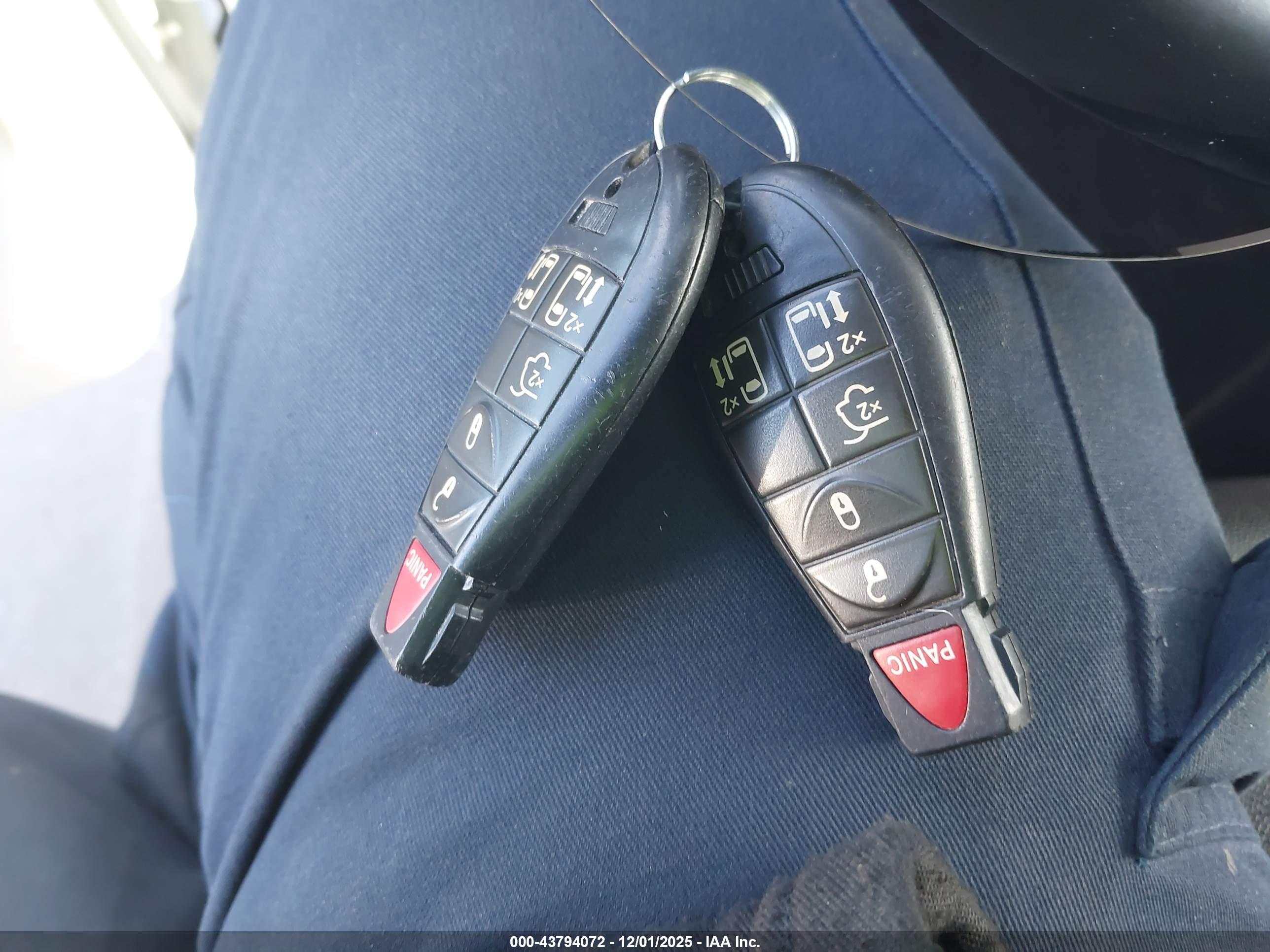 CHRYSLER TOWN image 11