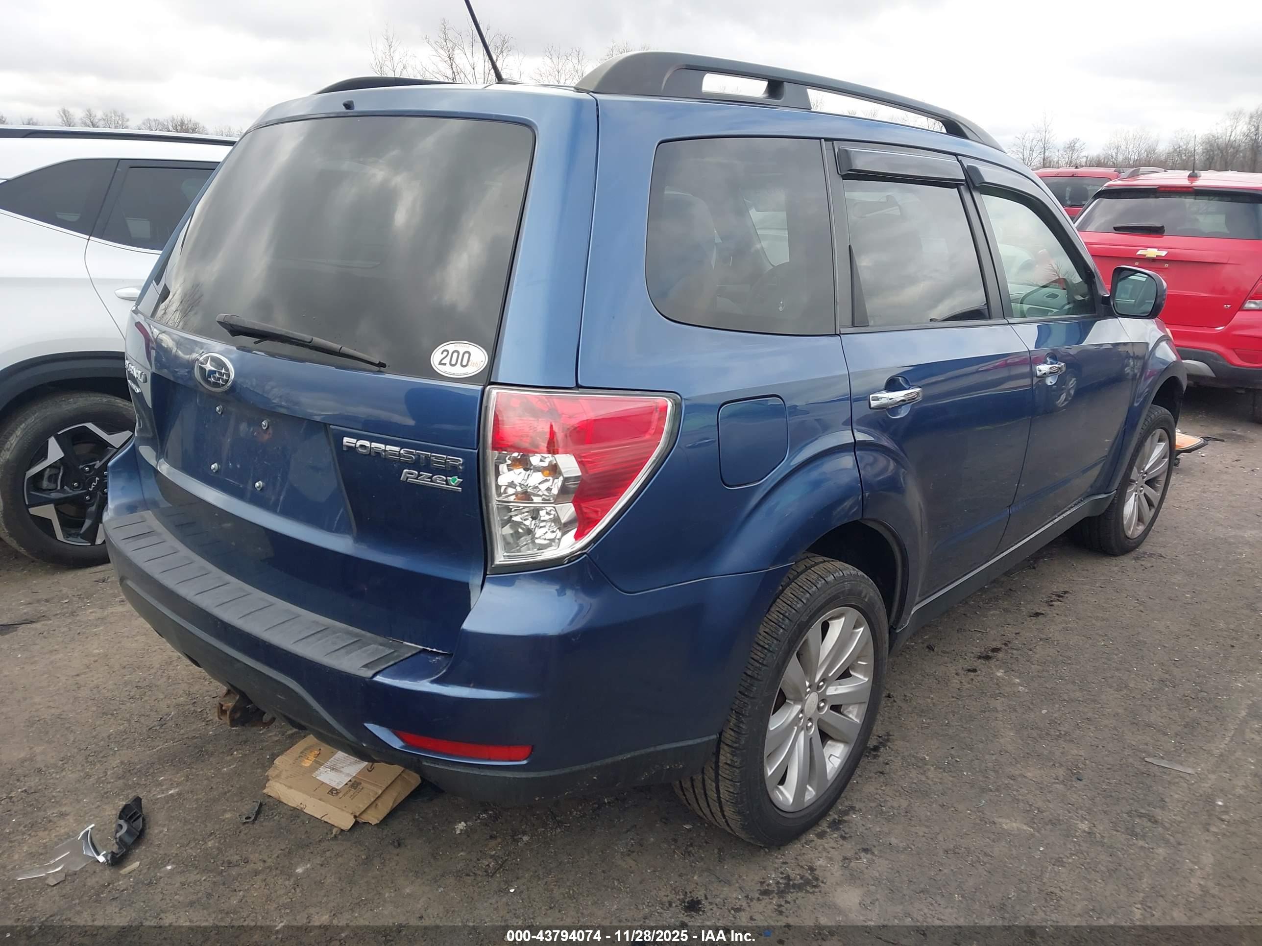 SUBARU FORESTER image 4