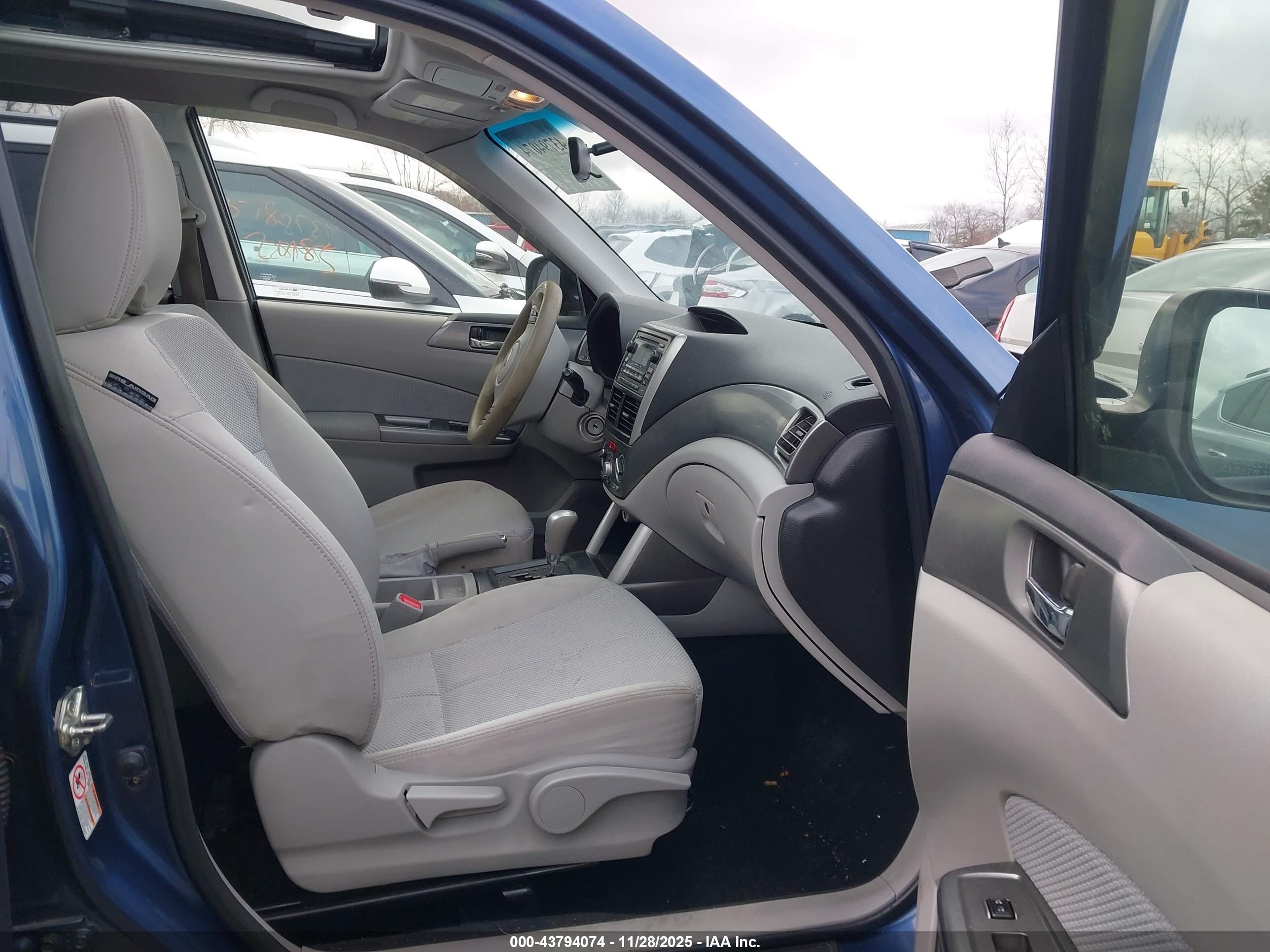 SUBARU FORESTER image 5
