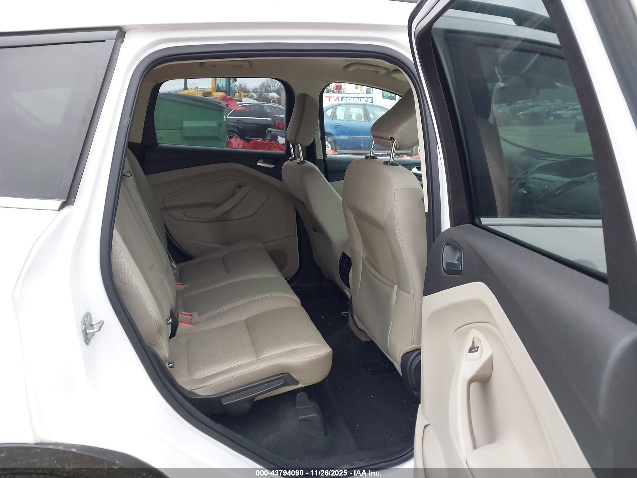 FORD ESCAPE image 8