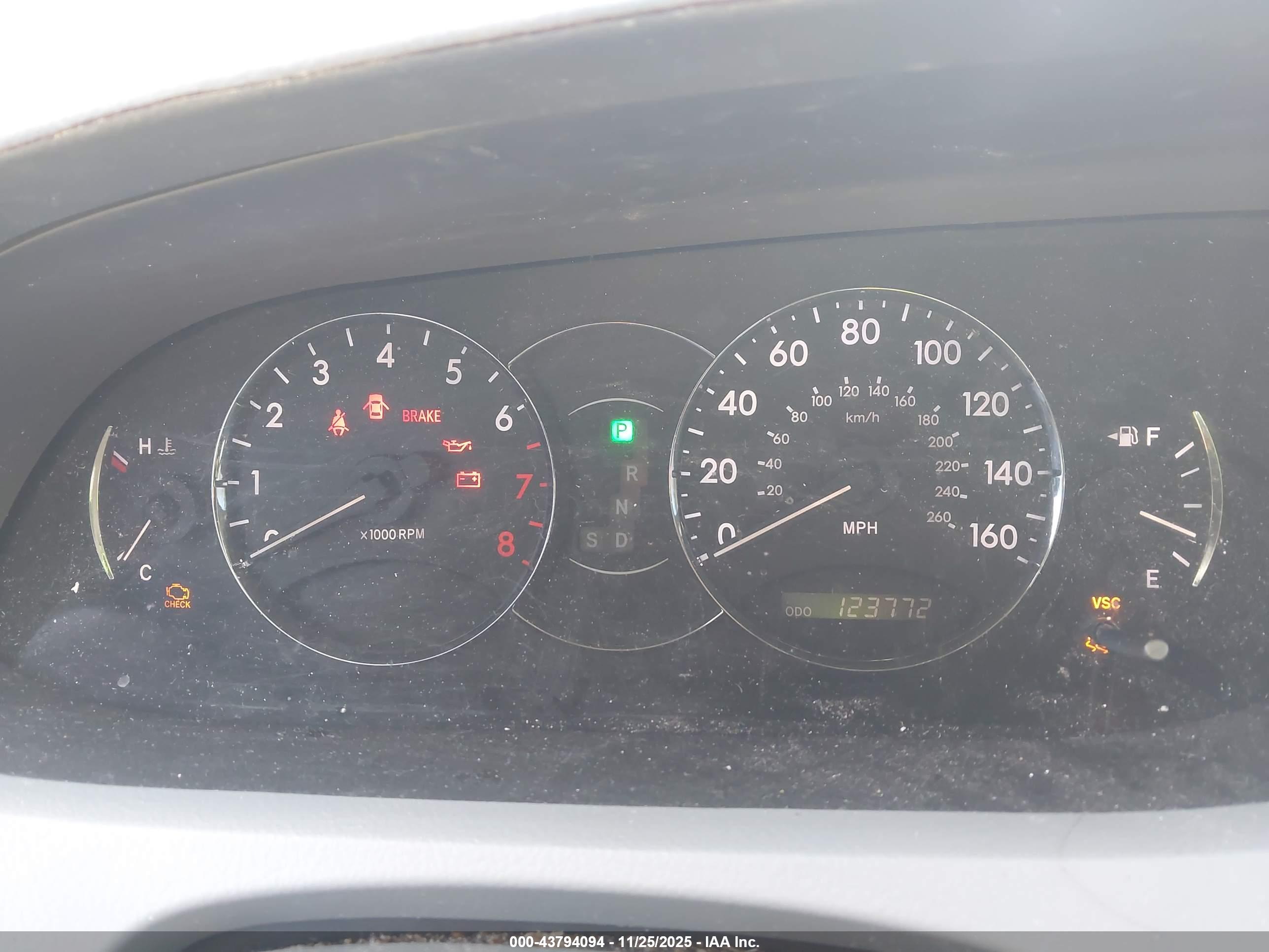 TOYOTA AVALON image 7
