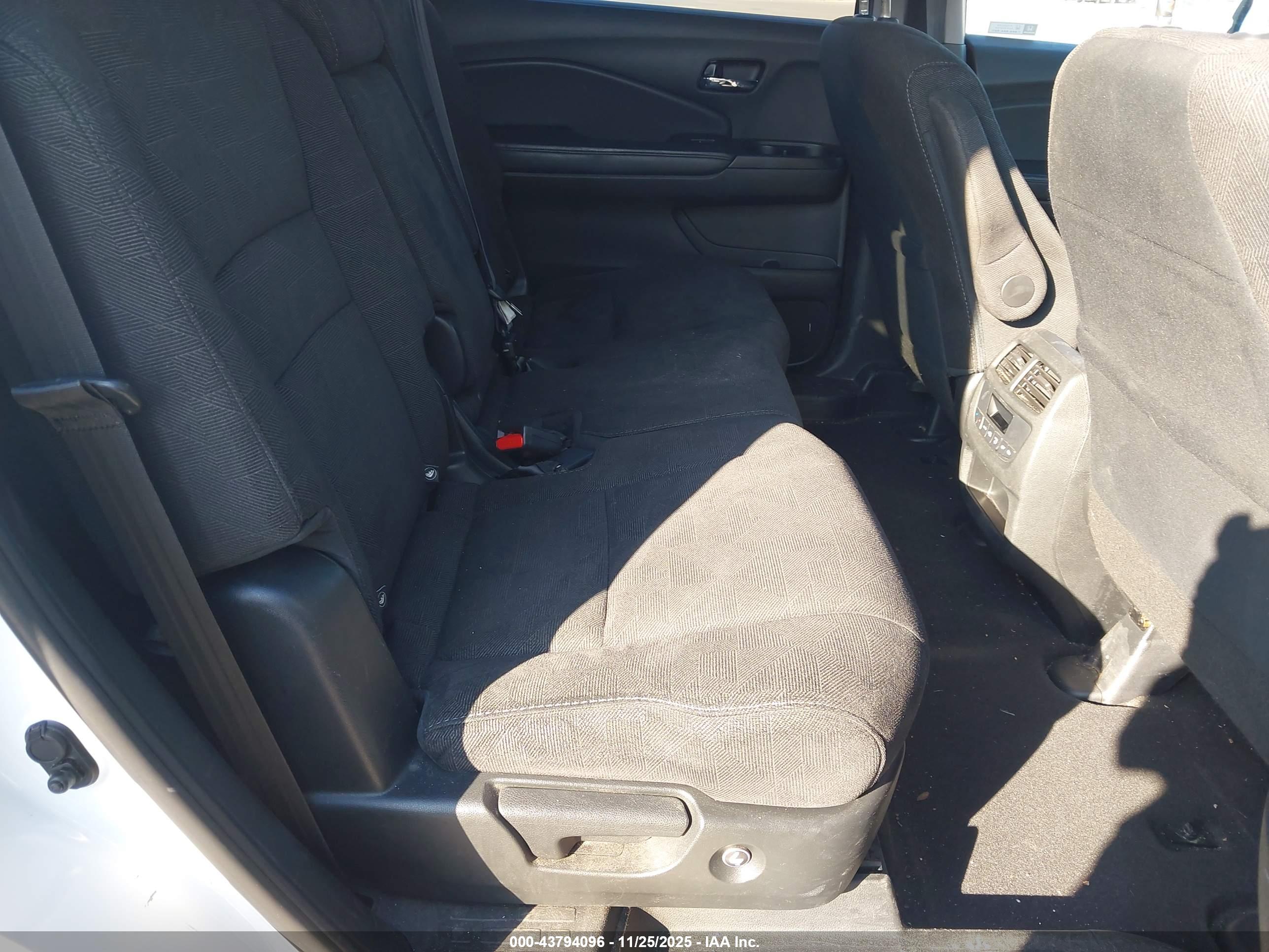 HONDA PILOT image 8