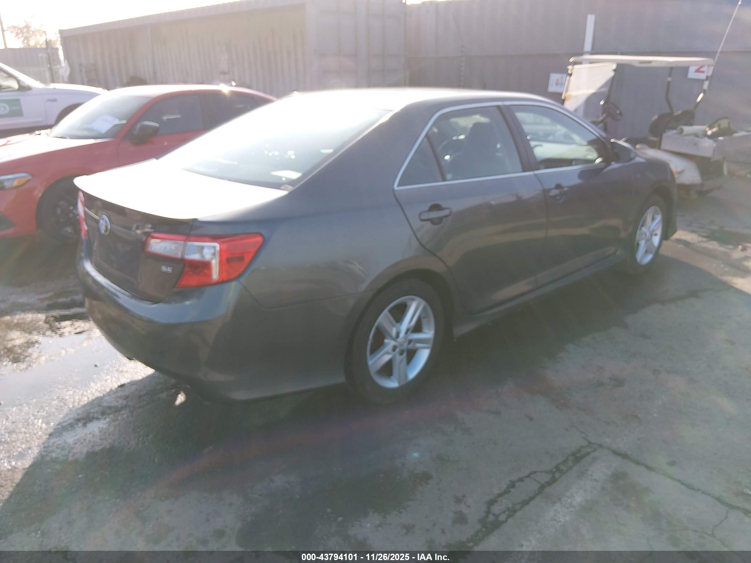 TOYOTA CAMRY image 4