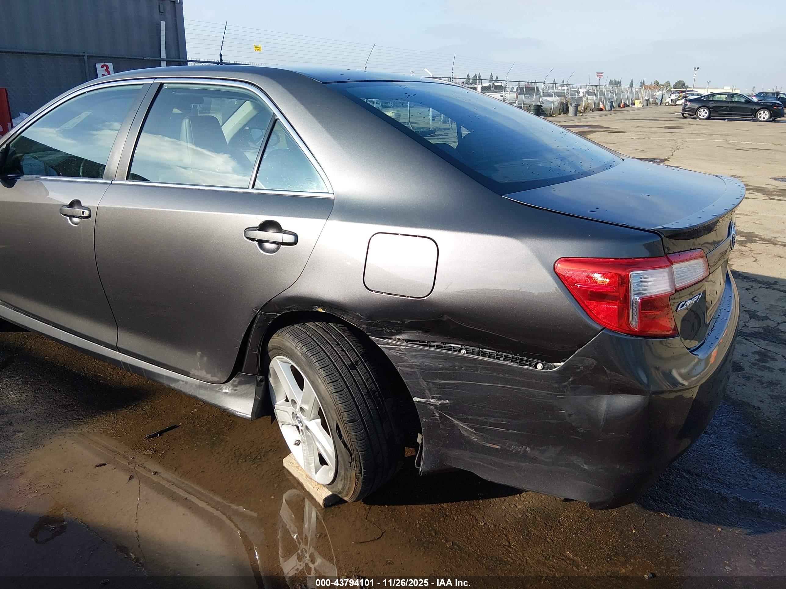 TOYOTA CAMRY image 6