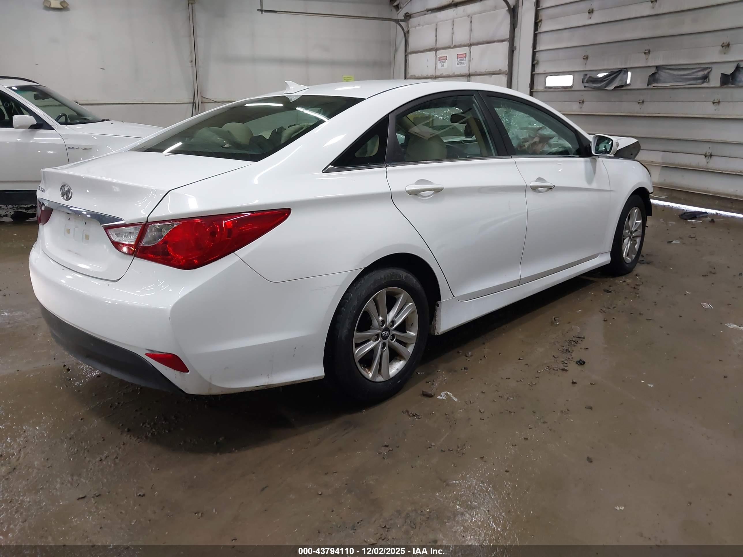 HYUNDAI SONATA image 4