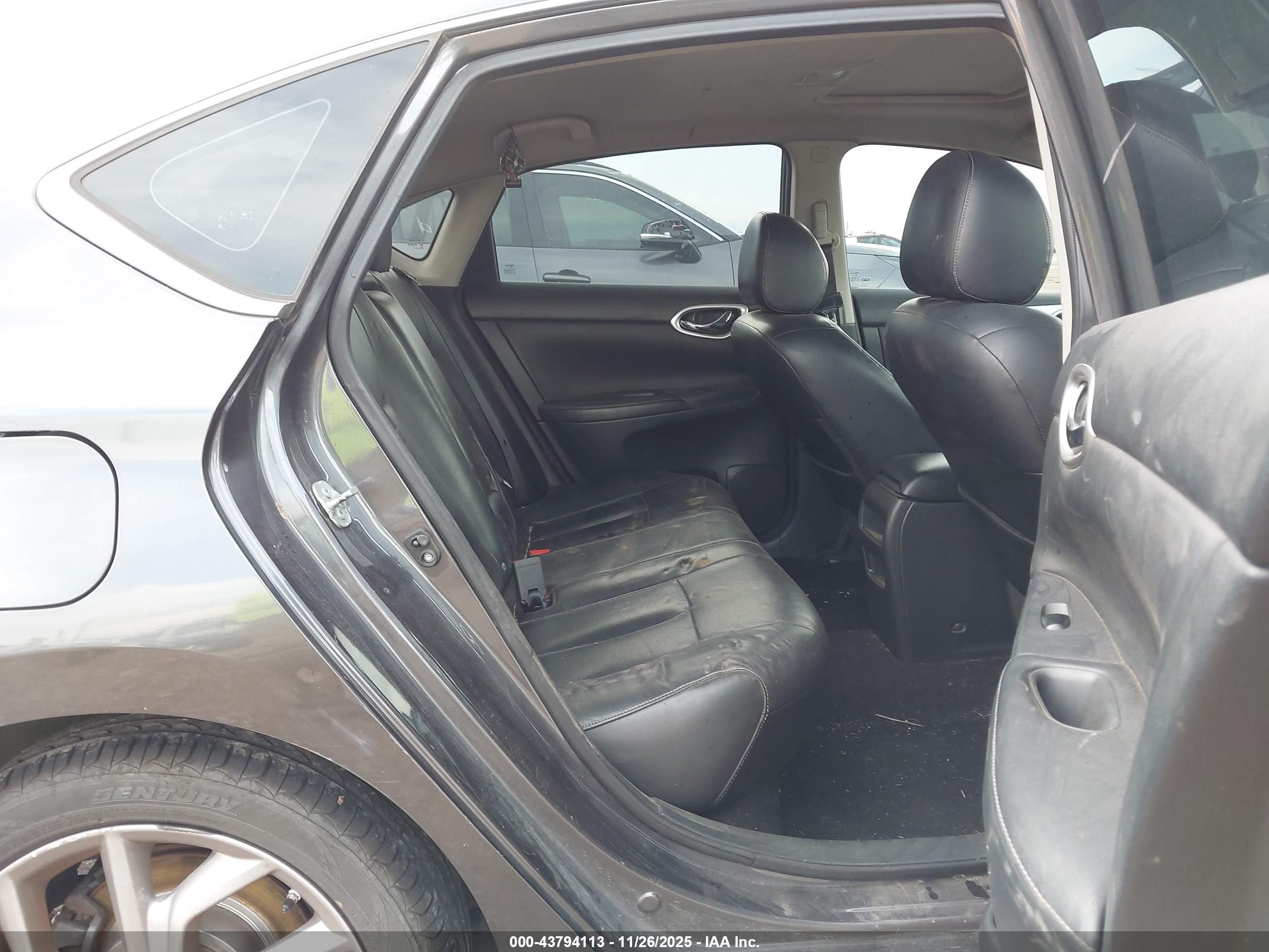 NISSAN SENTRA image 8