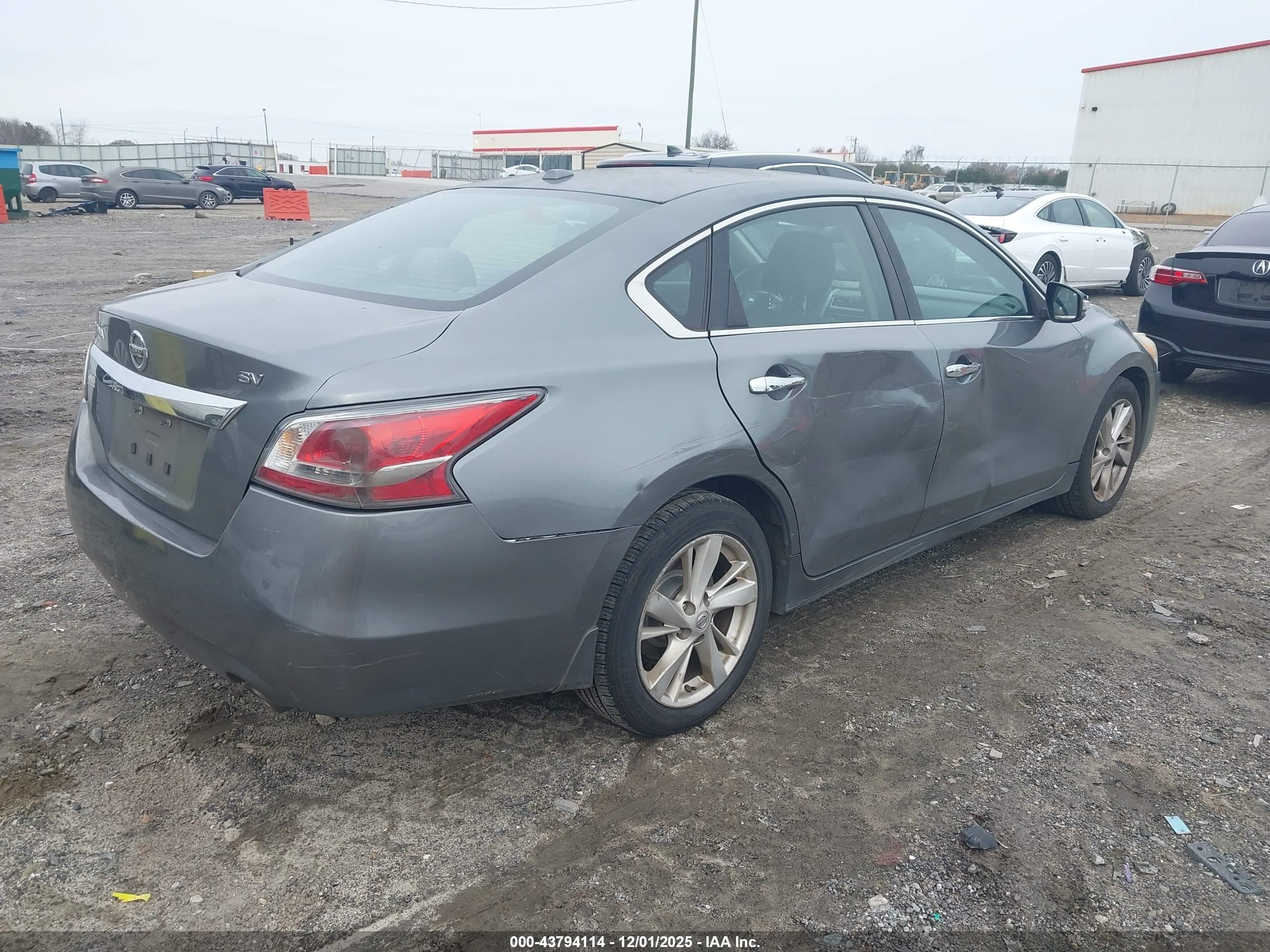 NISSAN ALTIMA image 4