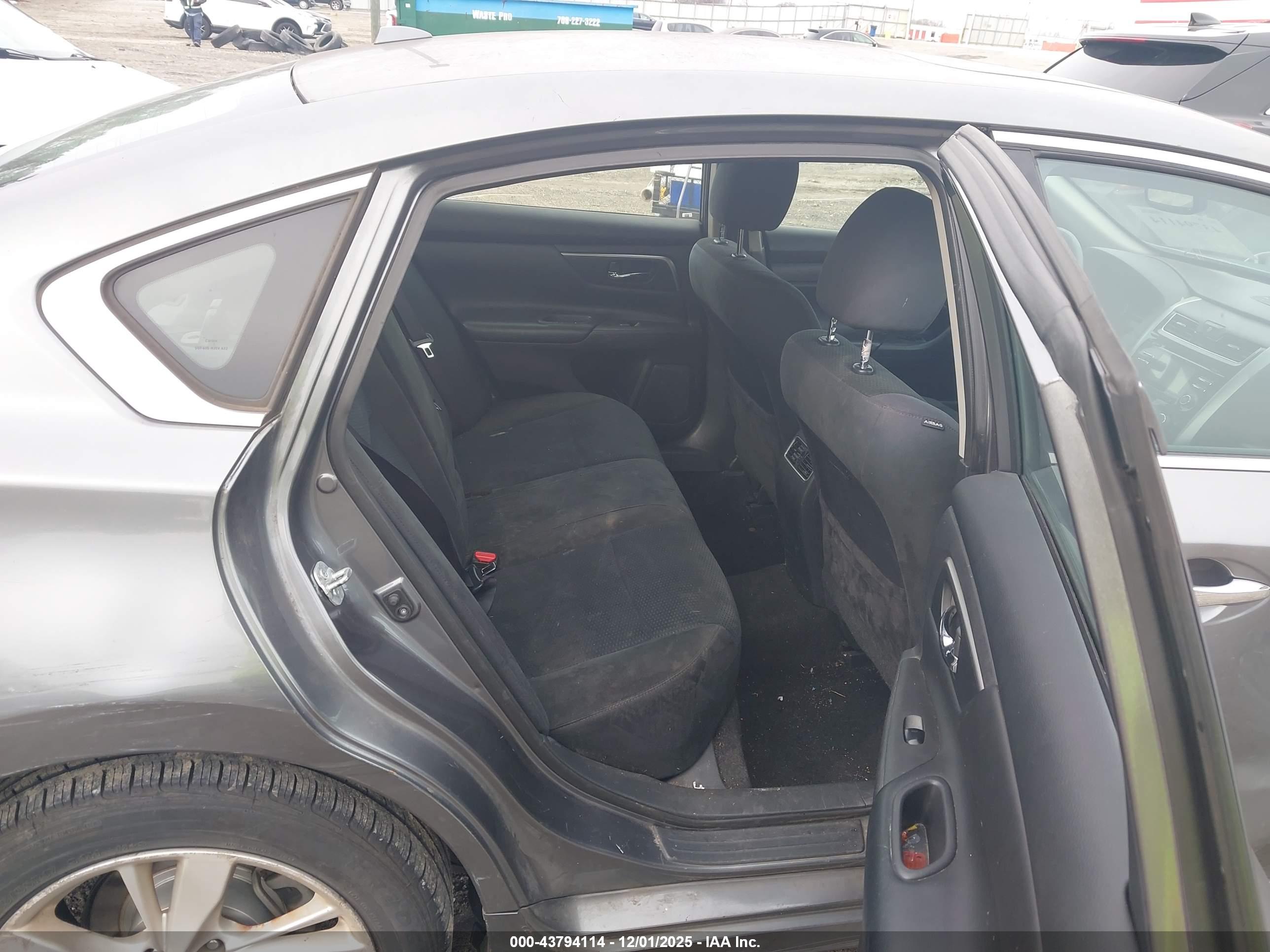 NISSAN ALTIMA image 8