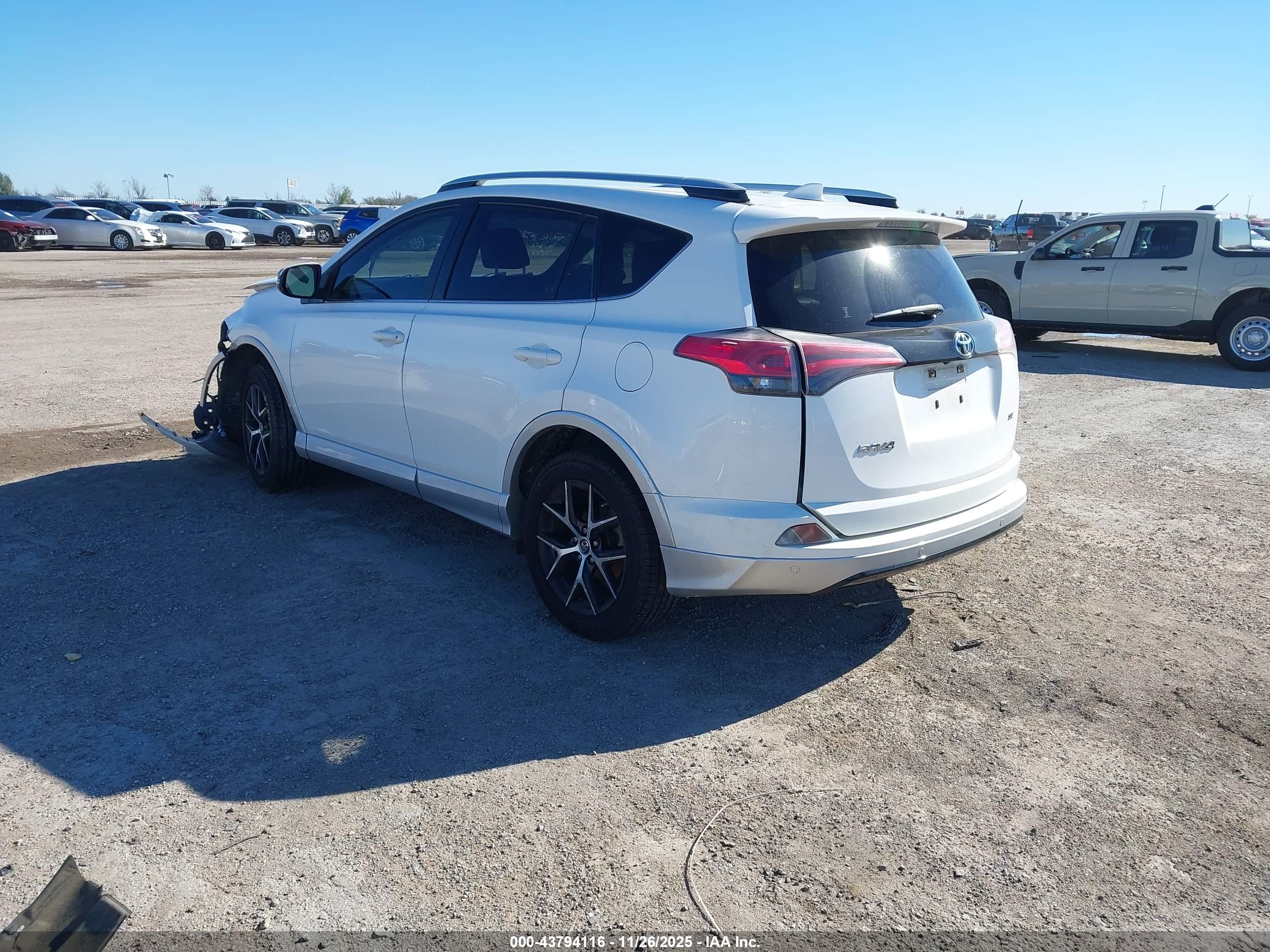 TOYOTA RAV4 image 3