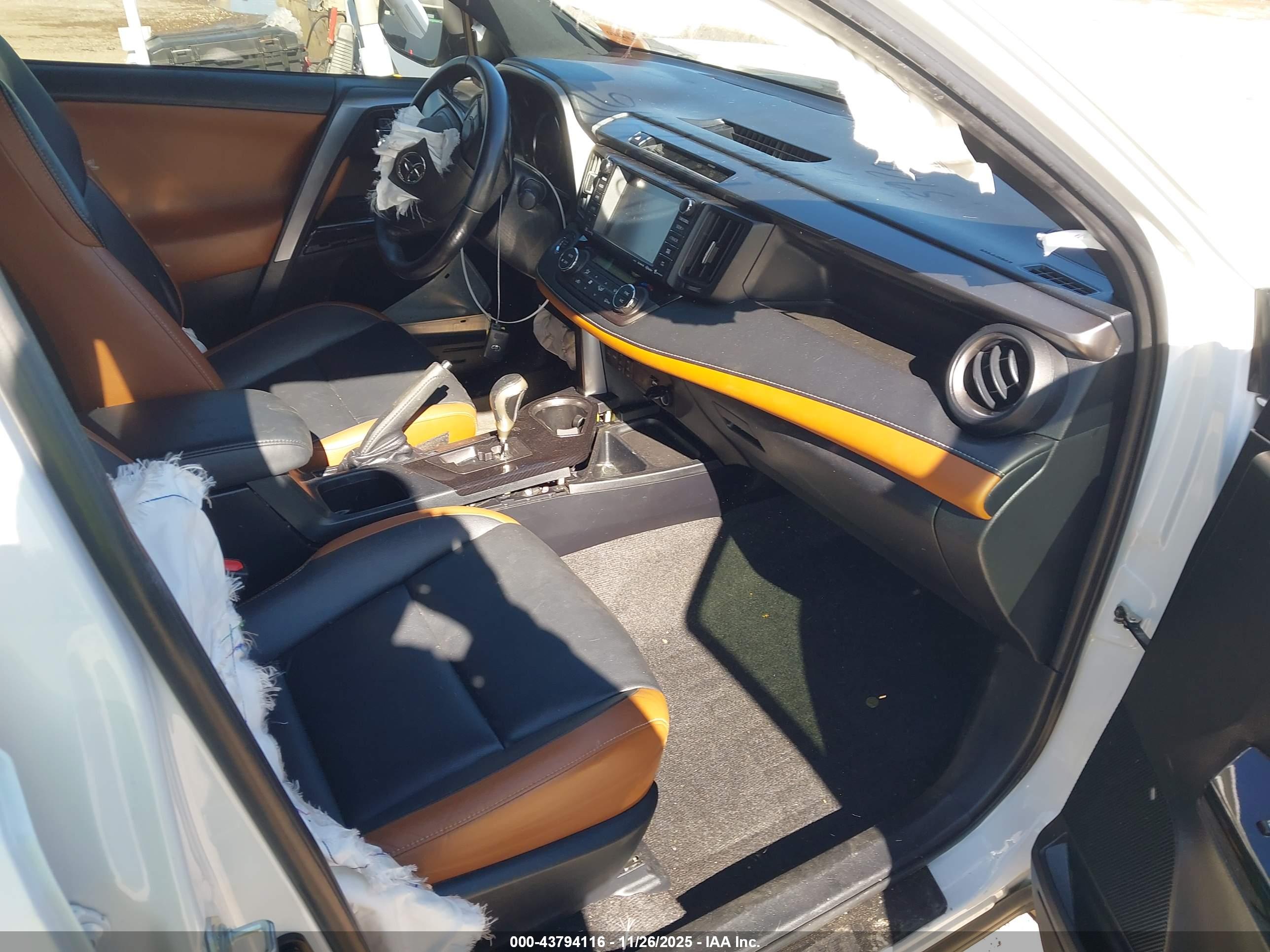 TOYOTA RAV4 image 5