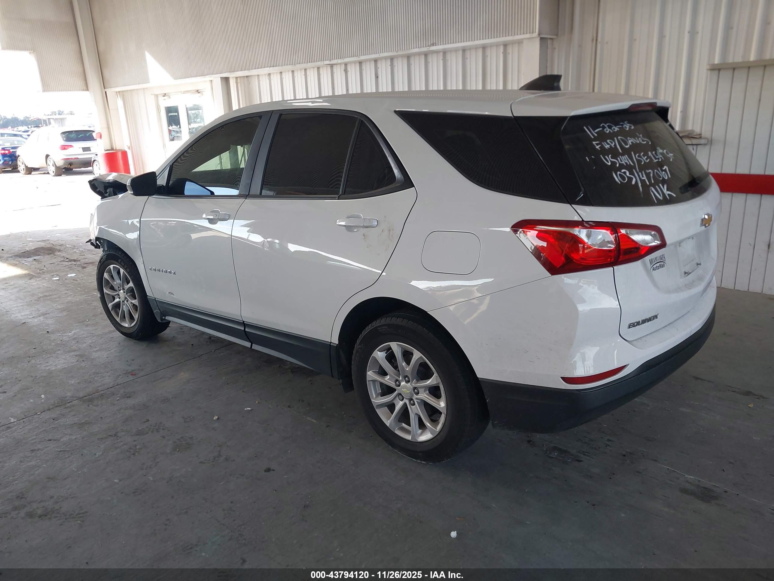 CHEVROLET EQUINOX image 3