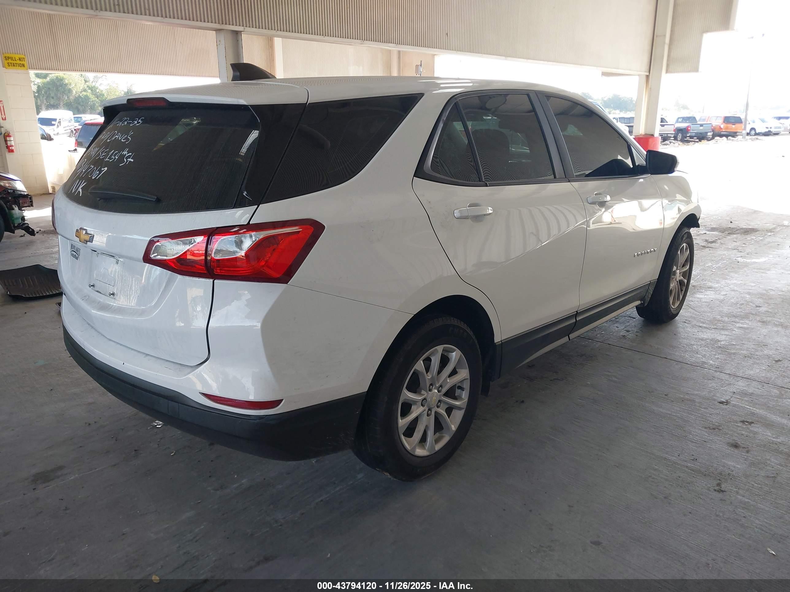 CHEVROLET EQUINOX image 4